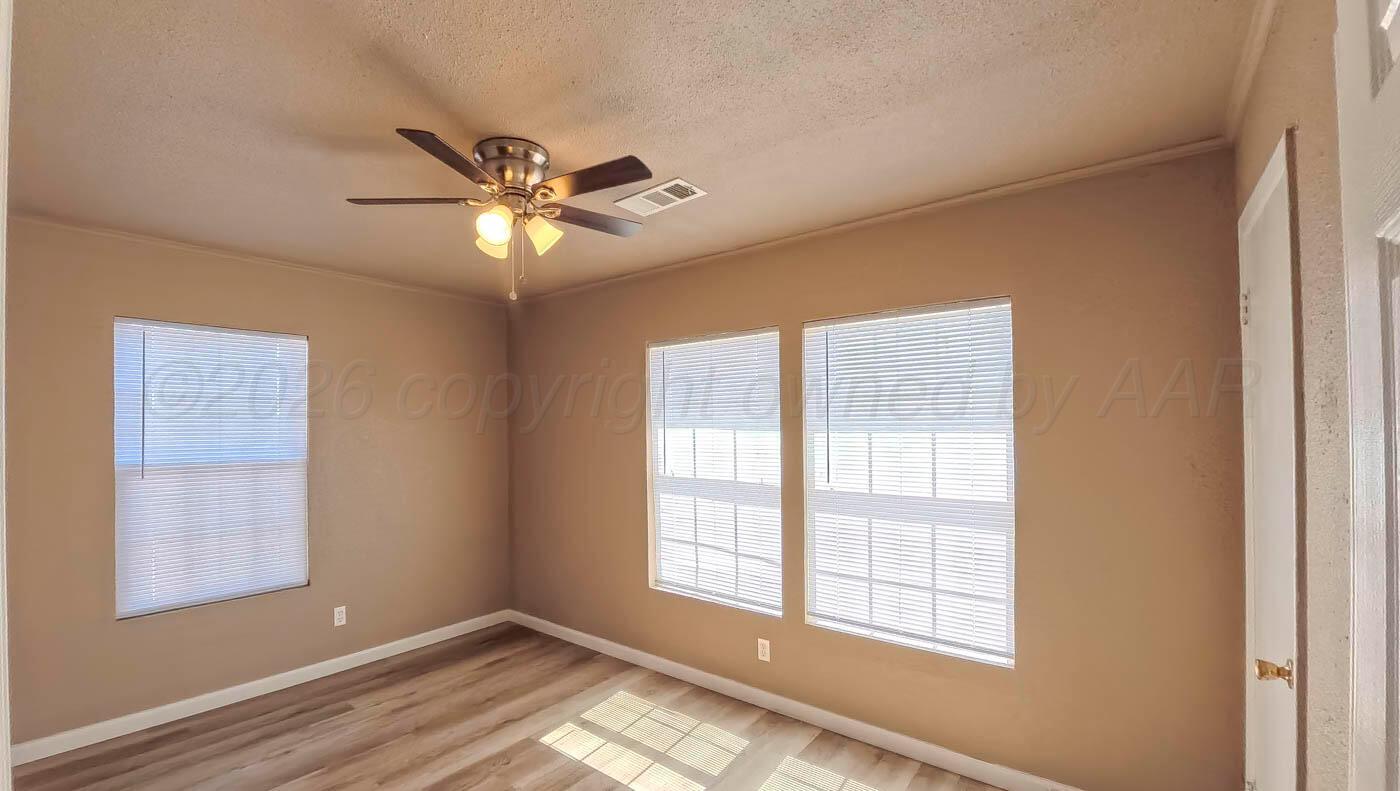 948 Harrington Street Property Photo 7