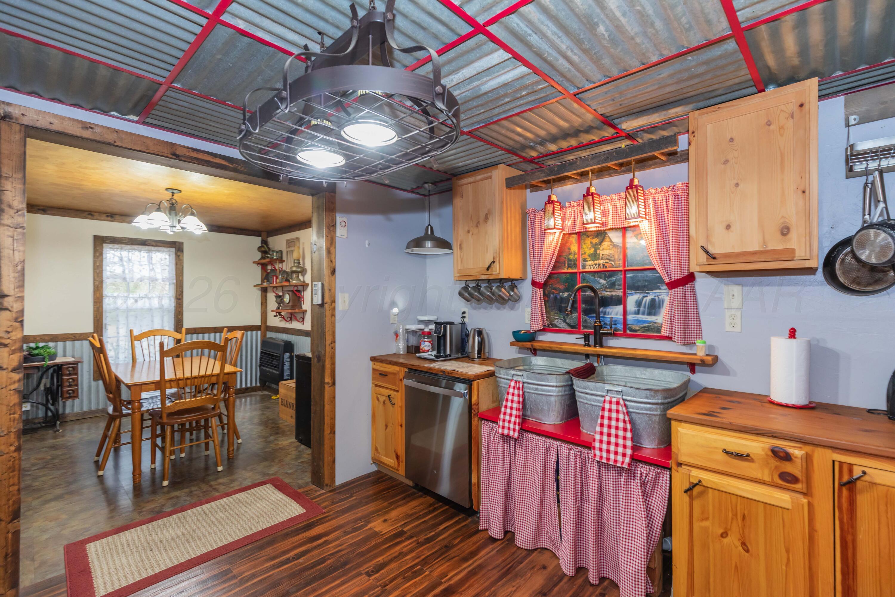 626 N Davis Street Property Photo 12