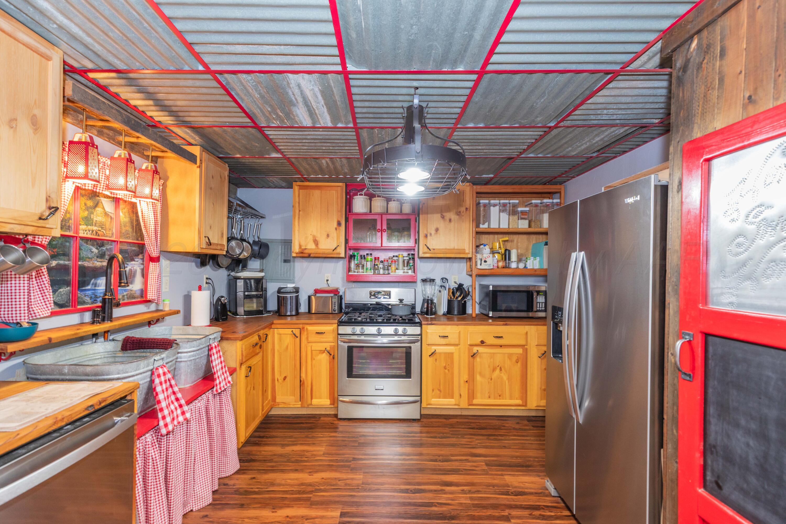 626 N Davis Street Property Photo 14