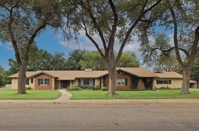 2222 S Travis Street Property Photo 1