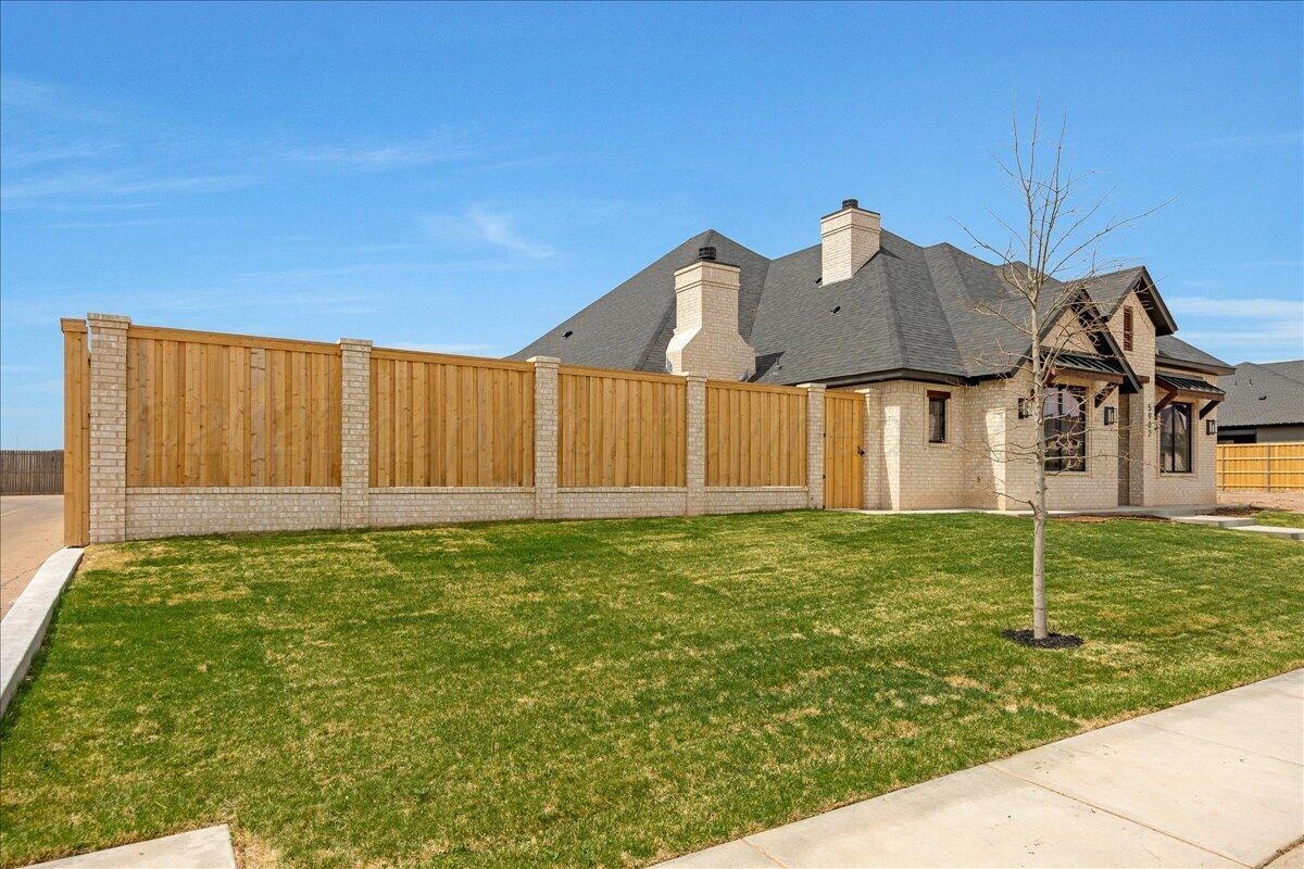 5902 Wesley Road Property Photo 3