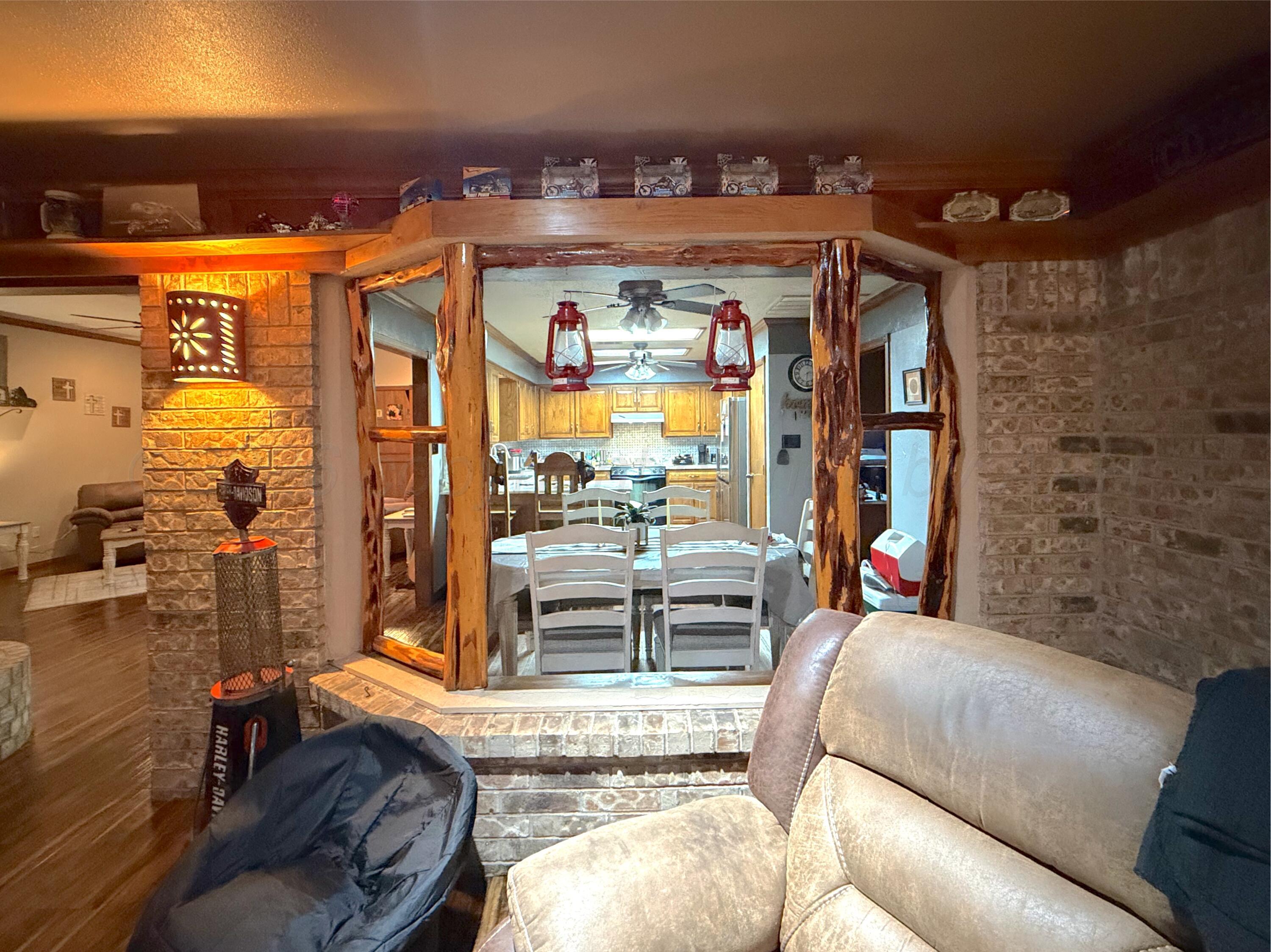 2005 Lister Street Property Photo 6