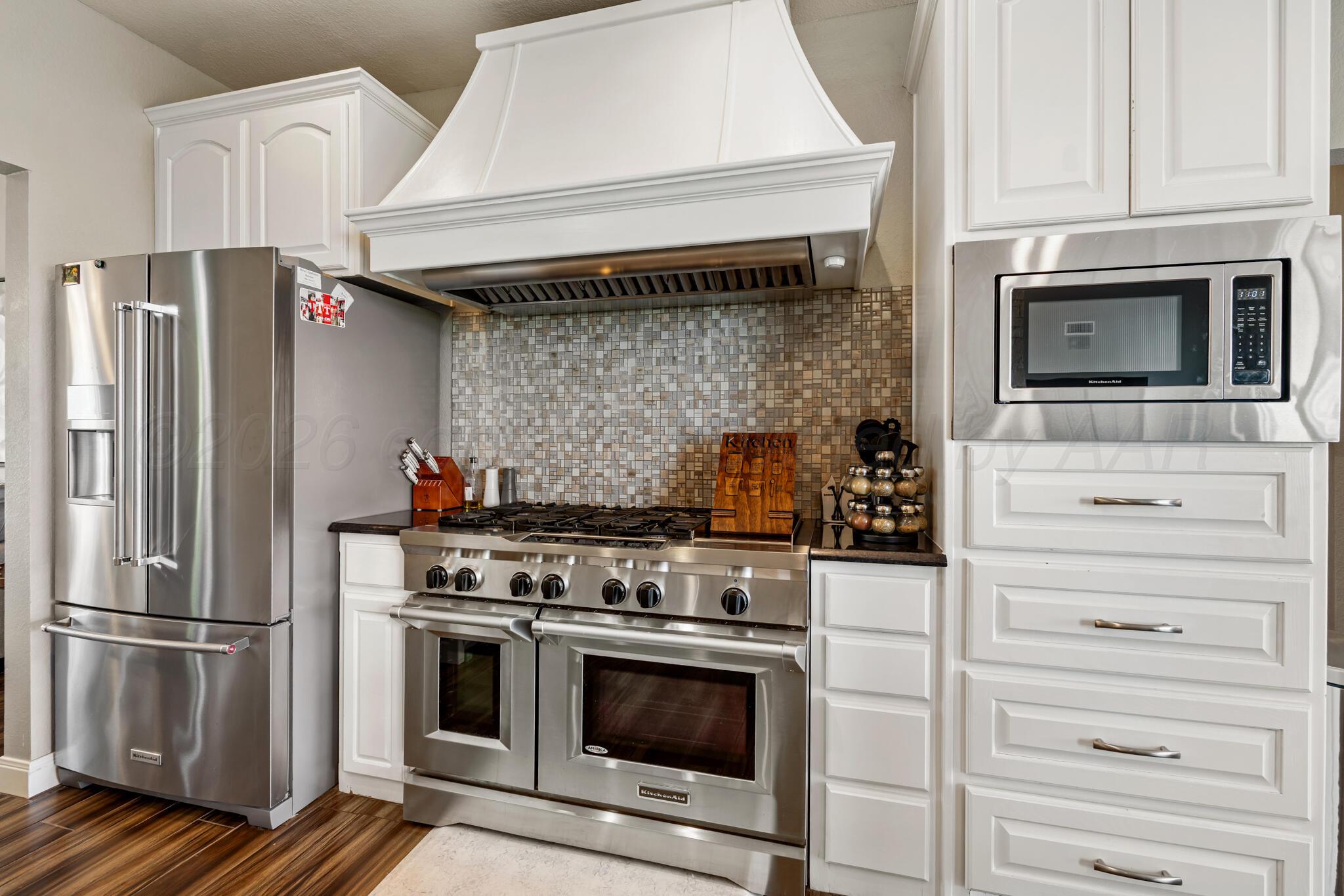 8901 Red Wing Road Property Photo 14