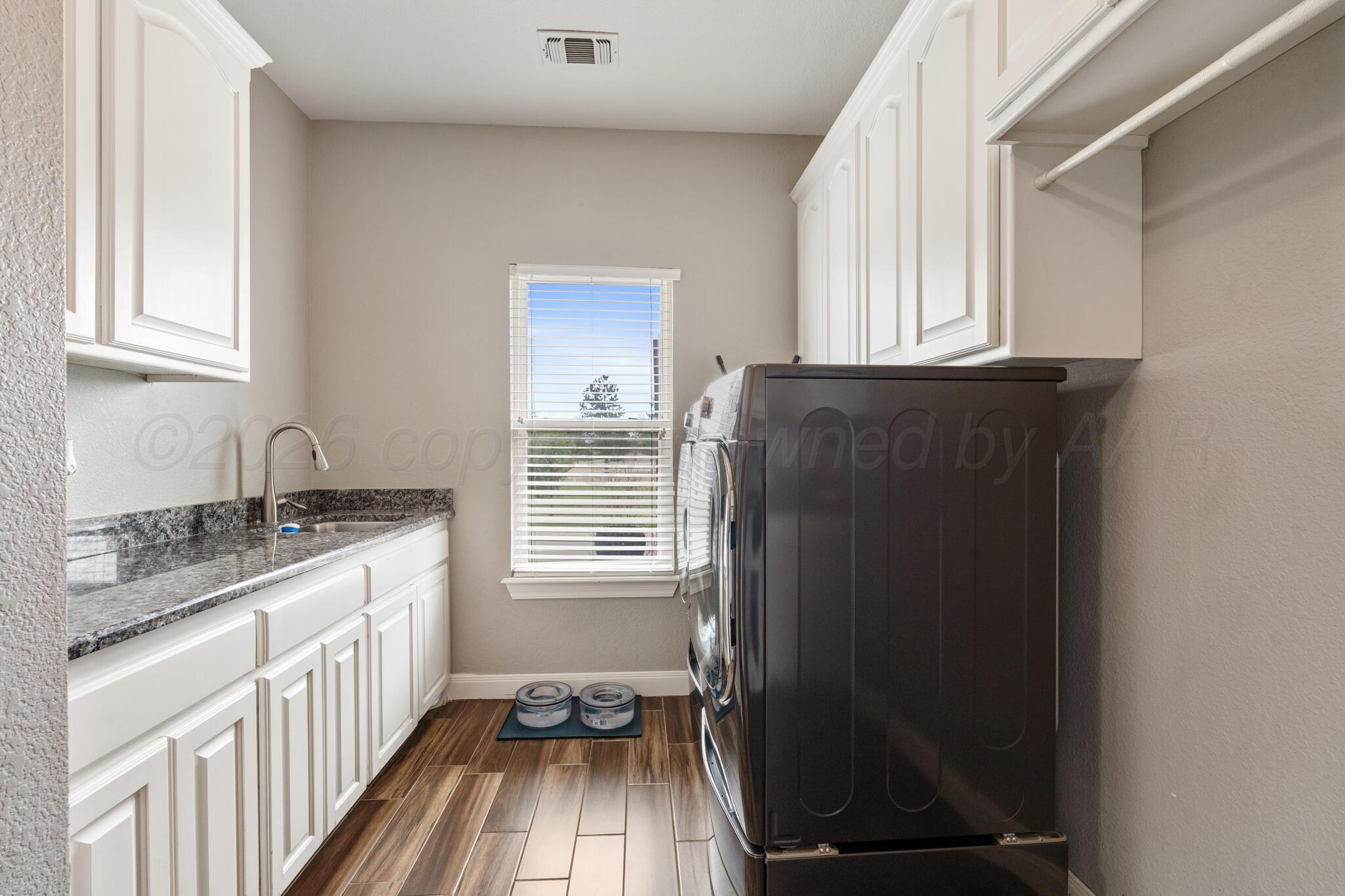 8901 Red Wing Road Property Photo 24