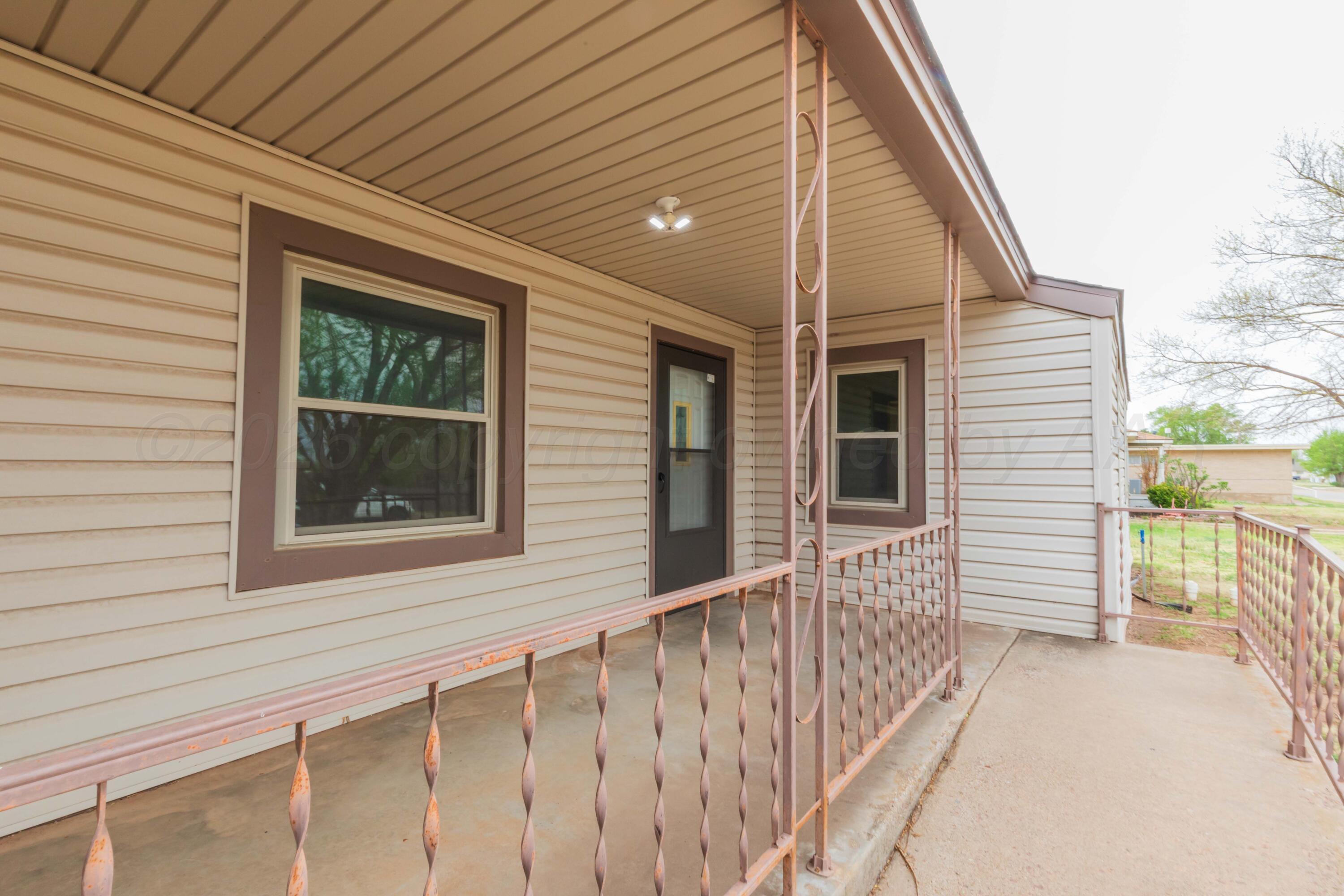 200 S Wall Street Property Photo 2