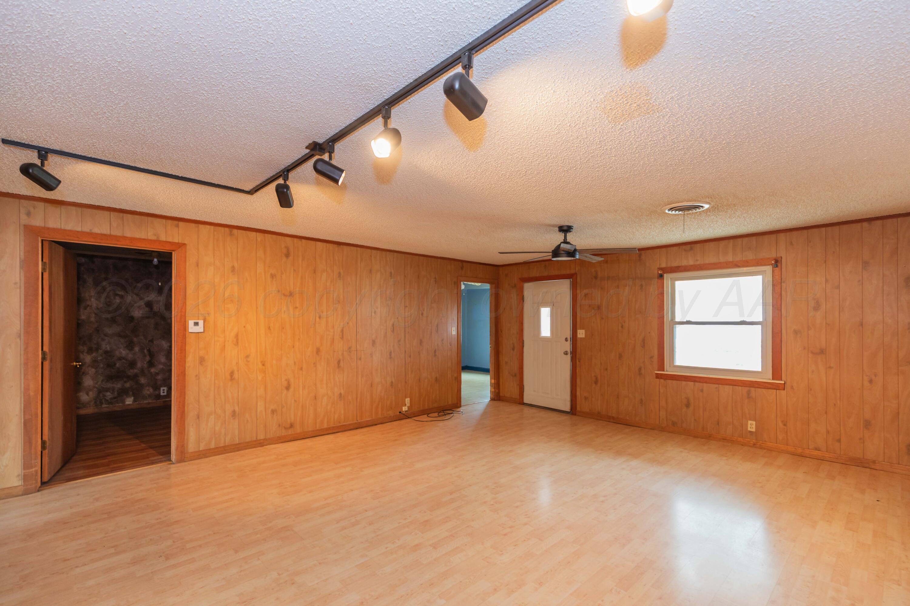 200 S Wall Street Property Photo 5