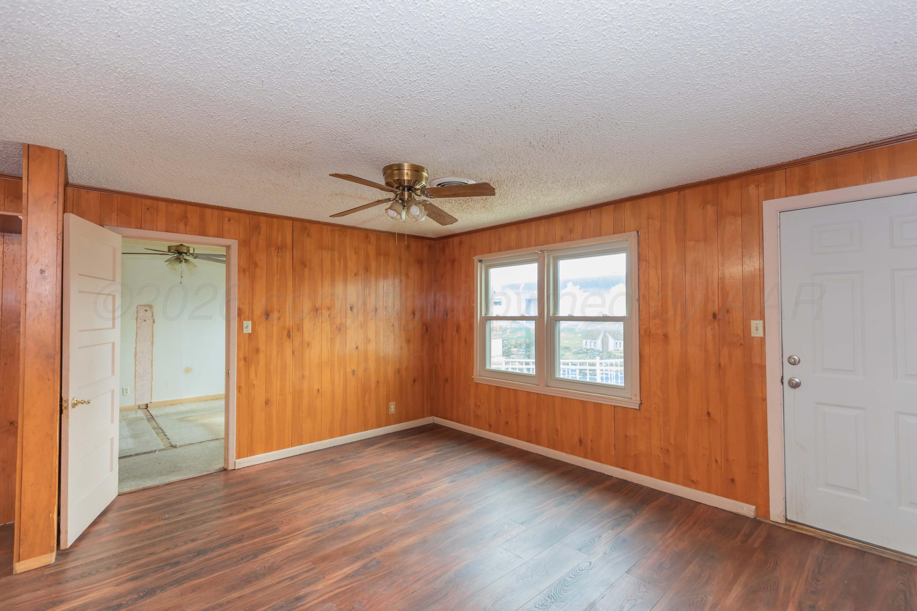 200 S Wall Street Property Photo 10