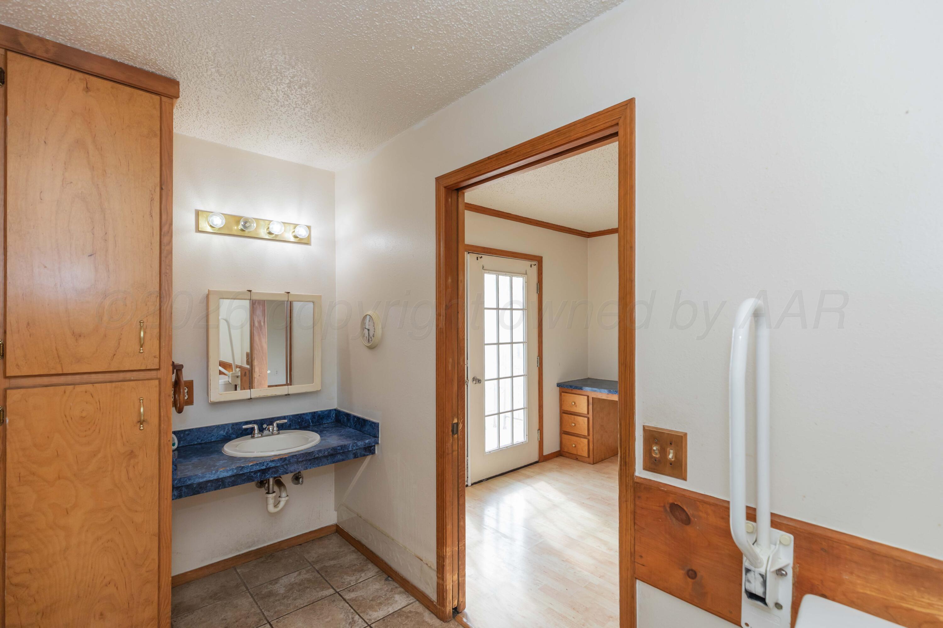 200 S Wall Street Property Photo 19