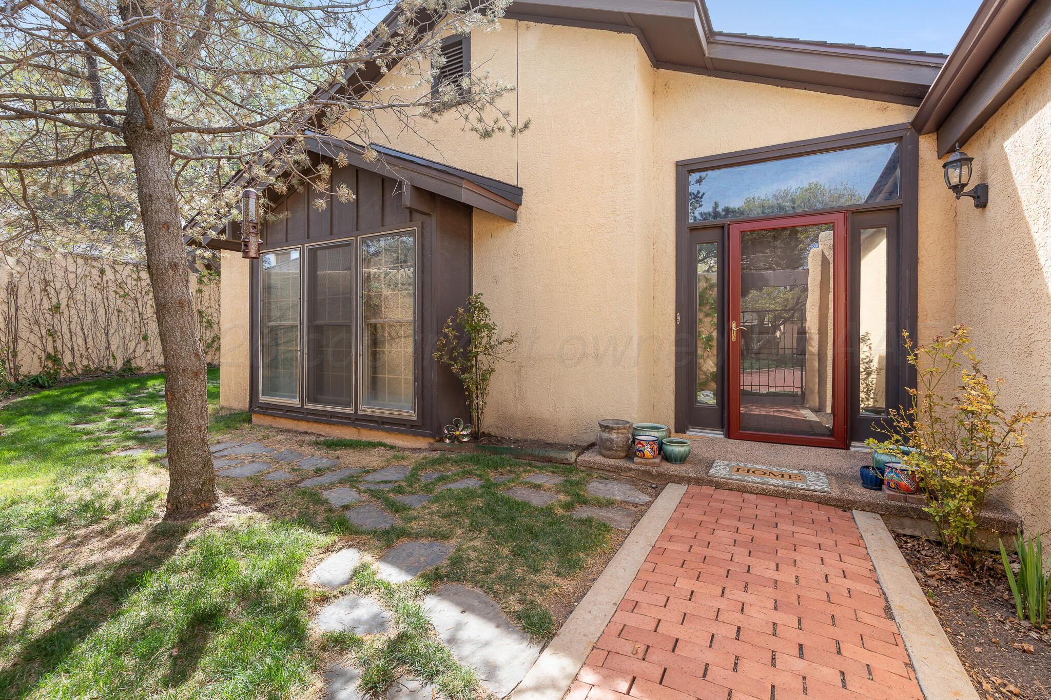 9 Windwood Place Property Photo 5