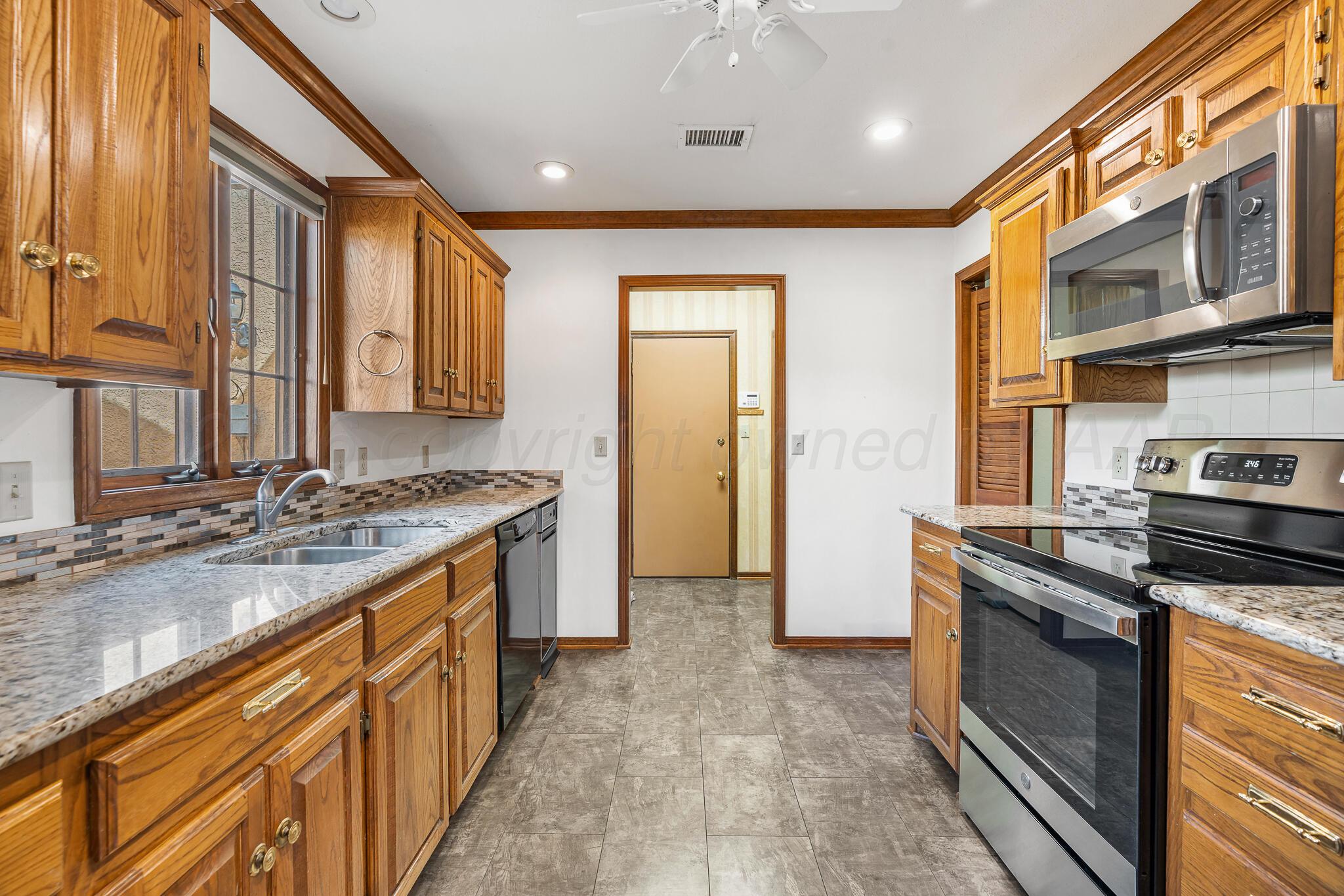 9 Windwood Place Property Photo 29