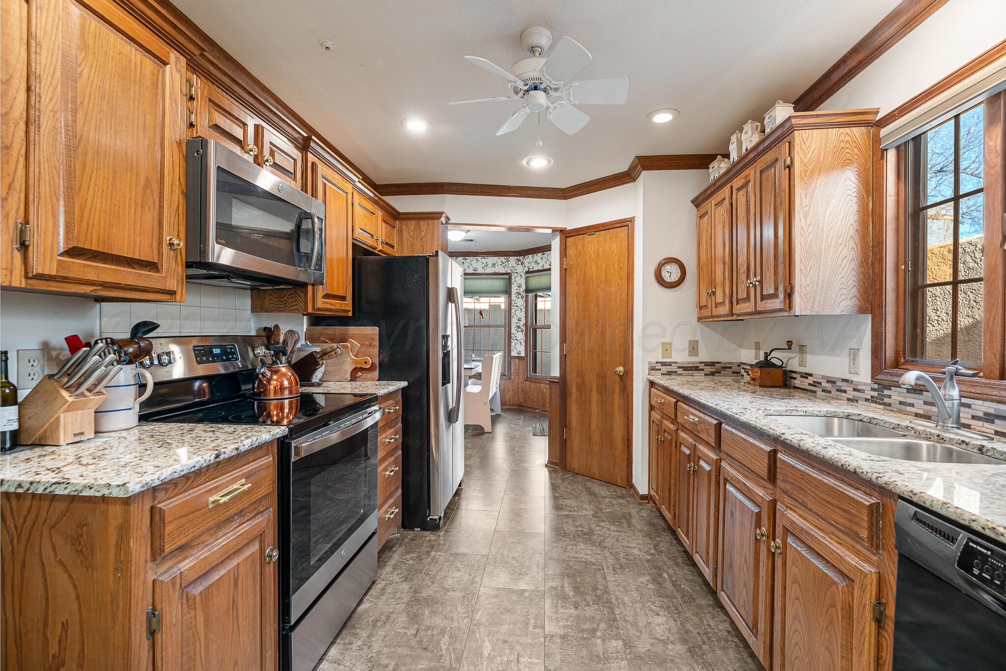 9 Windwood Place Property Photo 32