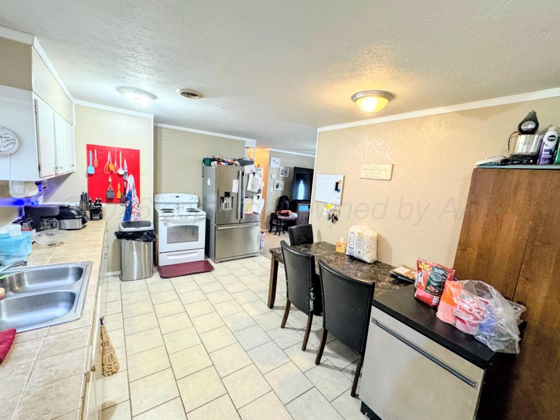 1413 S Harvard Street Property Photo 4