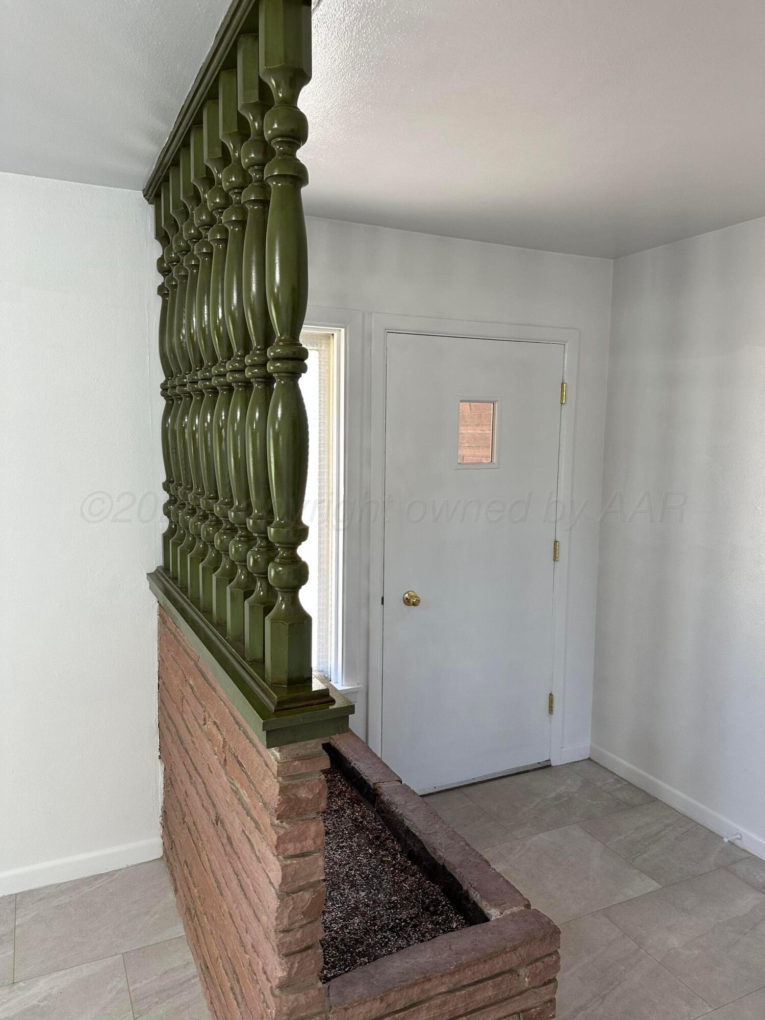 303 Tansy Street Property Photo 3