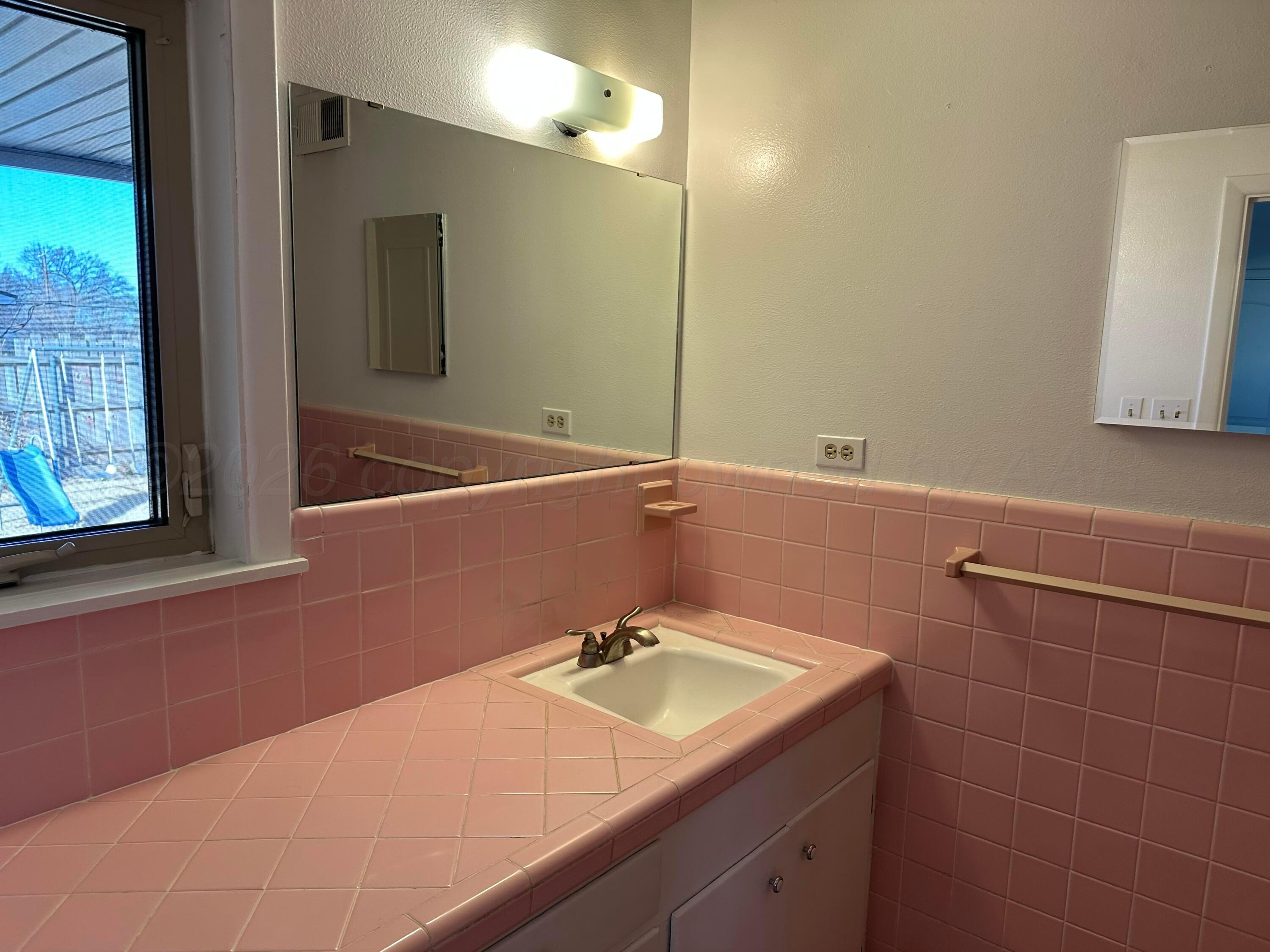 303 Tansy Street Property Photo 8