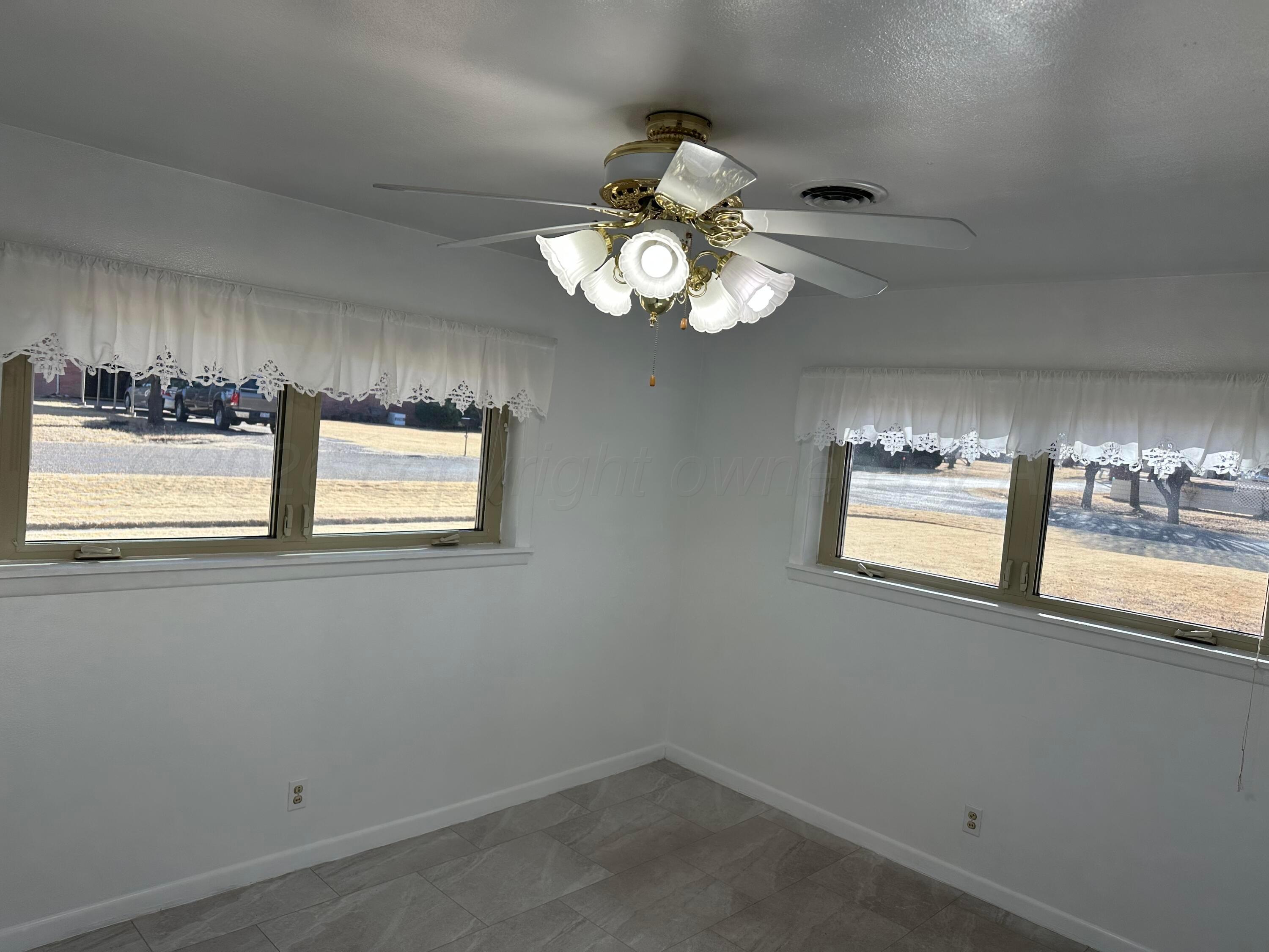 303 Tansy Street Property Photo 11