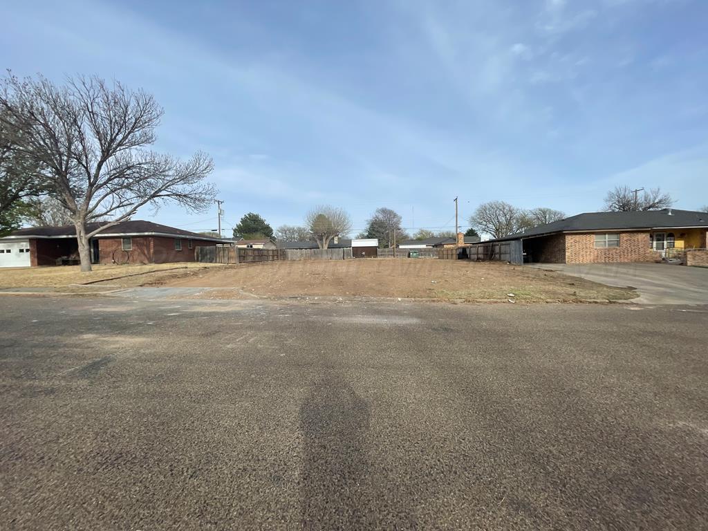 1823 Chestnut Avenue Property Photo 1