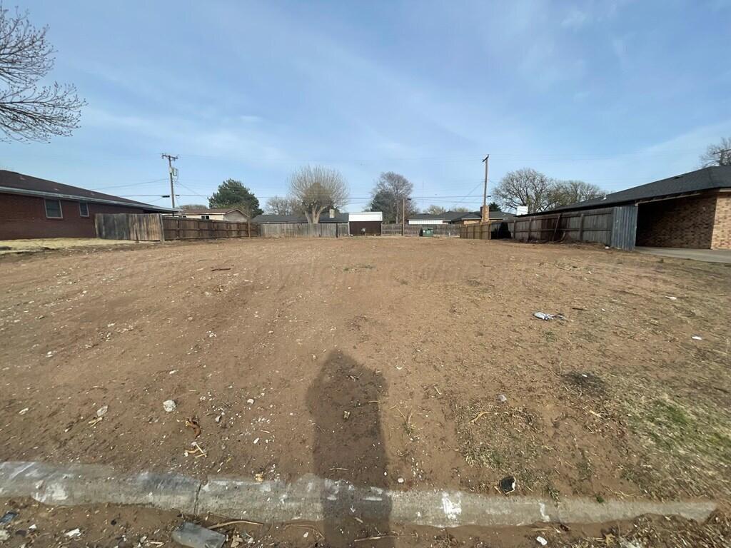 1823 Chestnut Avenue Property Photo 3