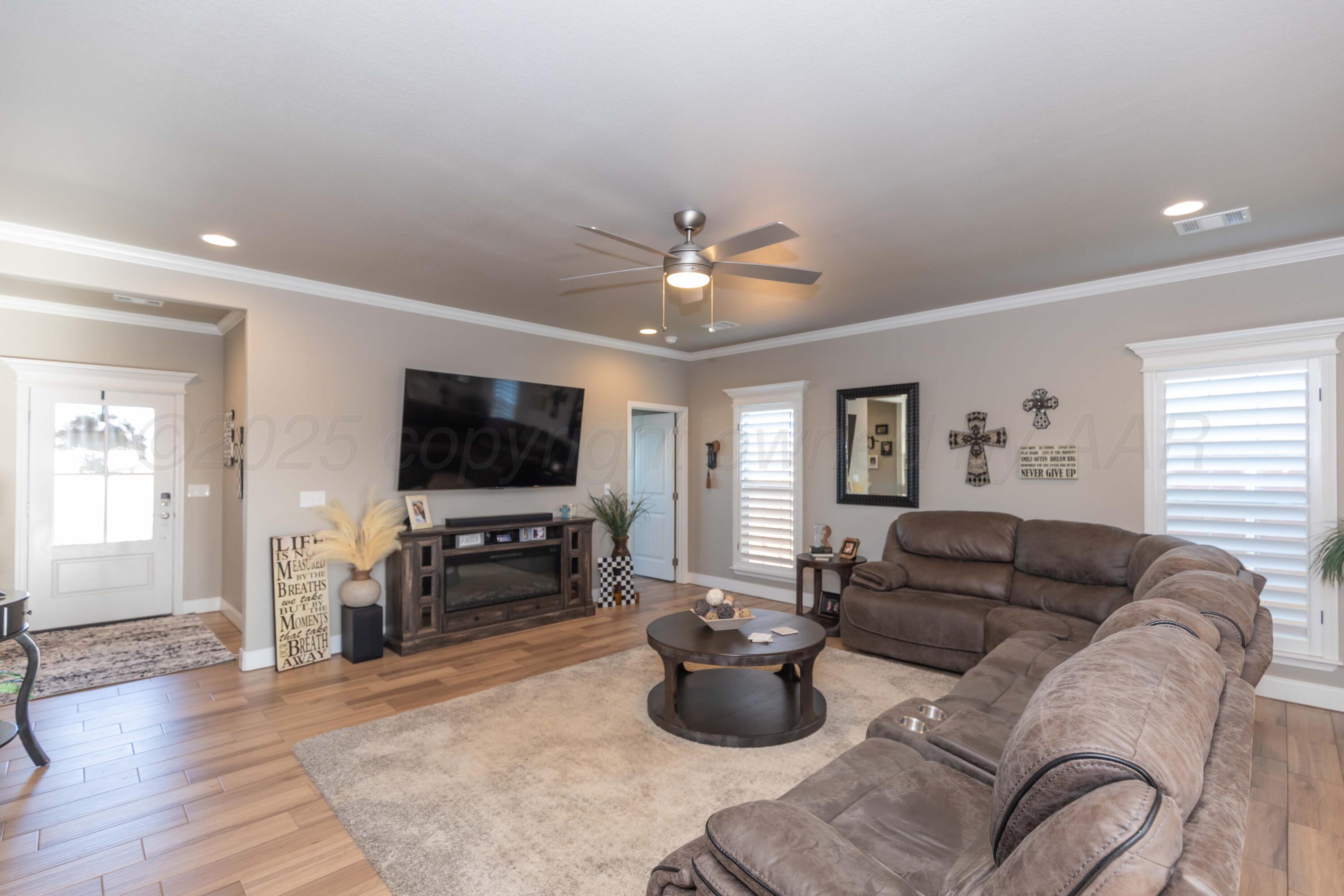 16801 Axis Drive Property Photo 14