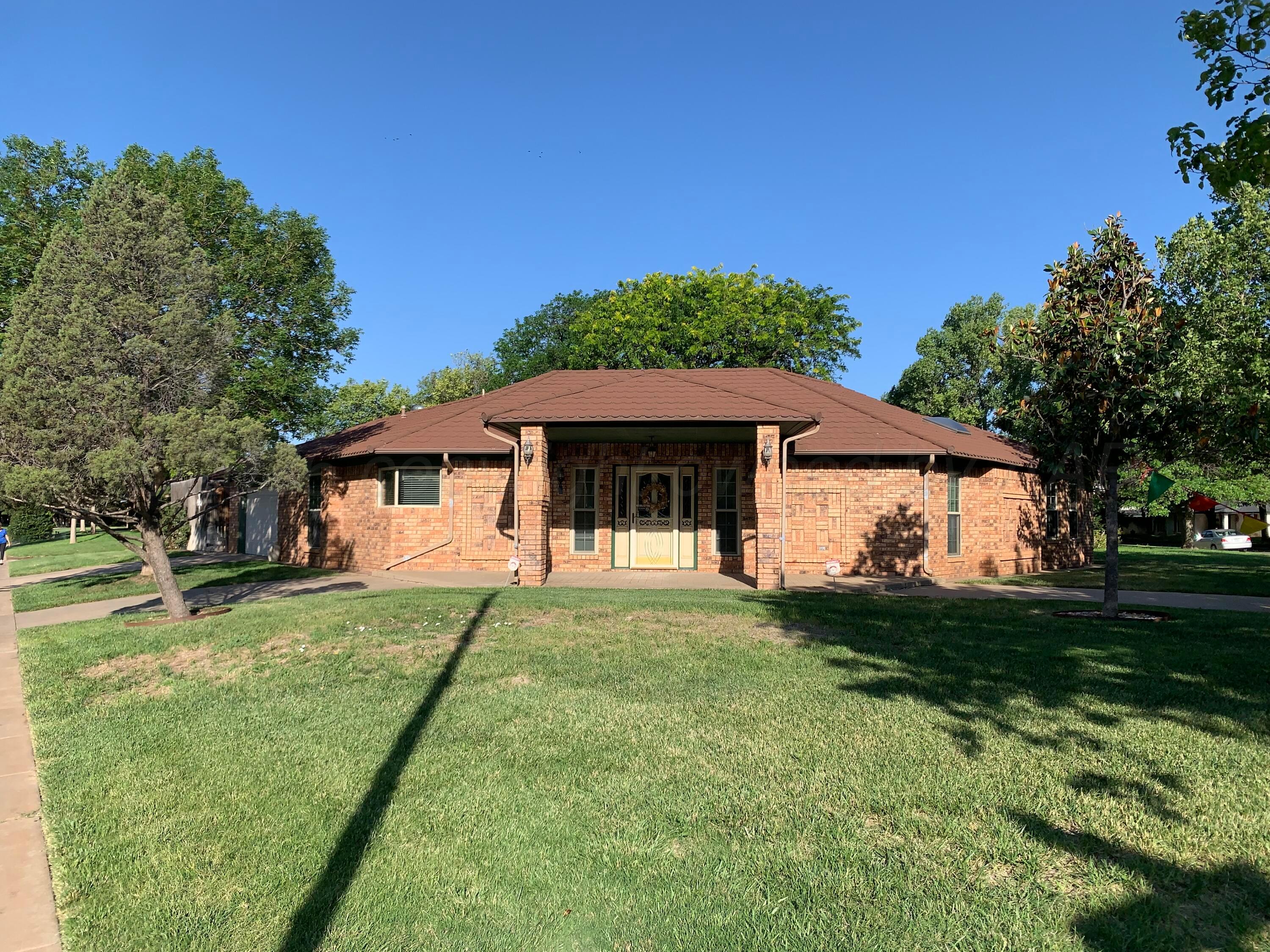 6101 Ridgewood Drive Property Photo 1