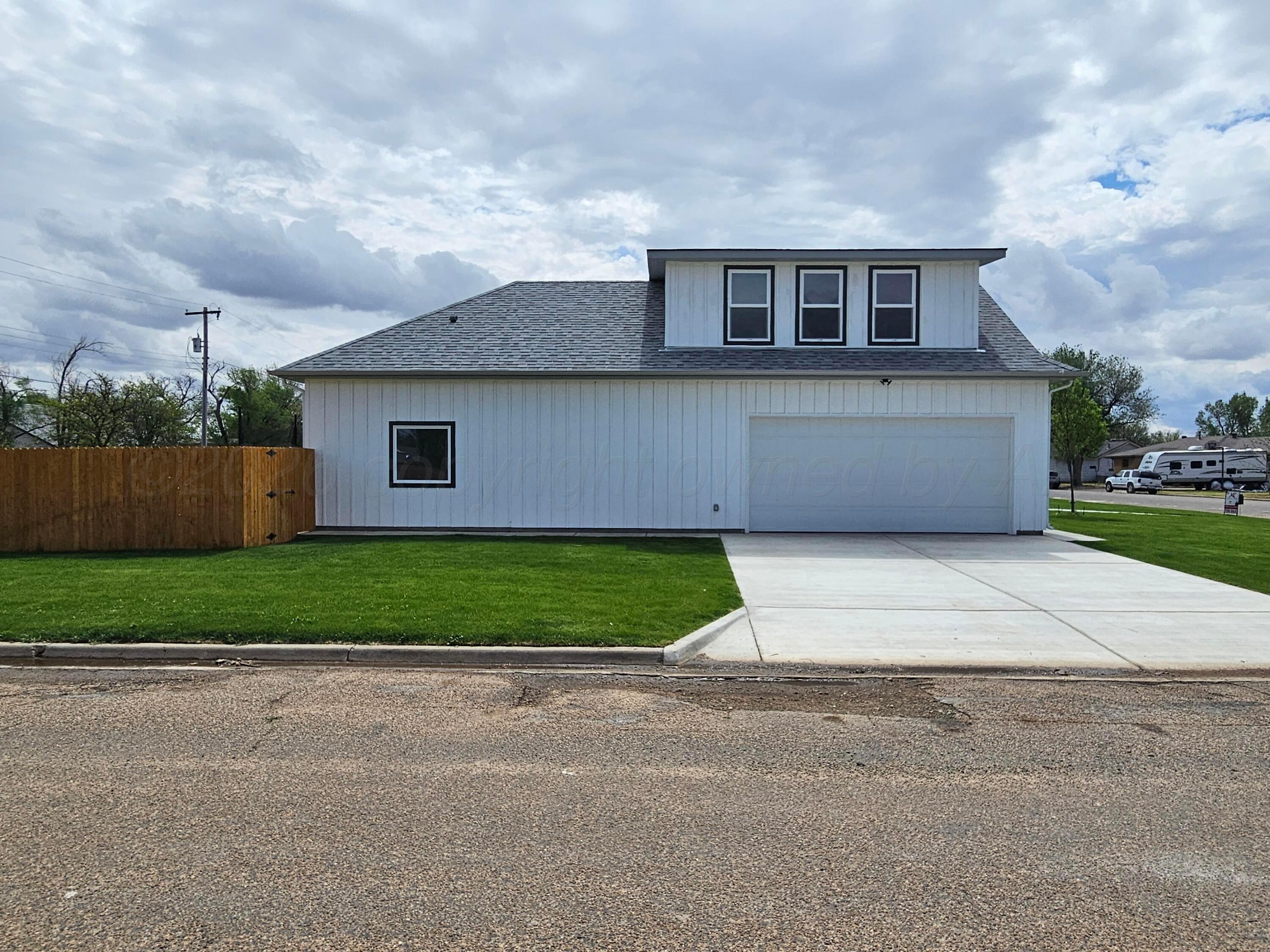 1010 Oak Avenue Property Photo 4