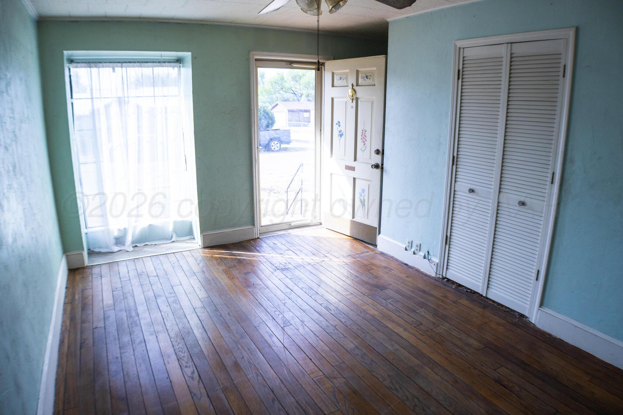 206 Maple Street Property Photo 4