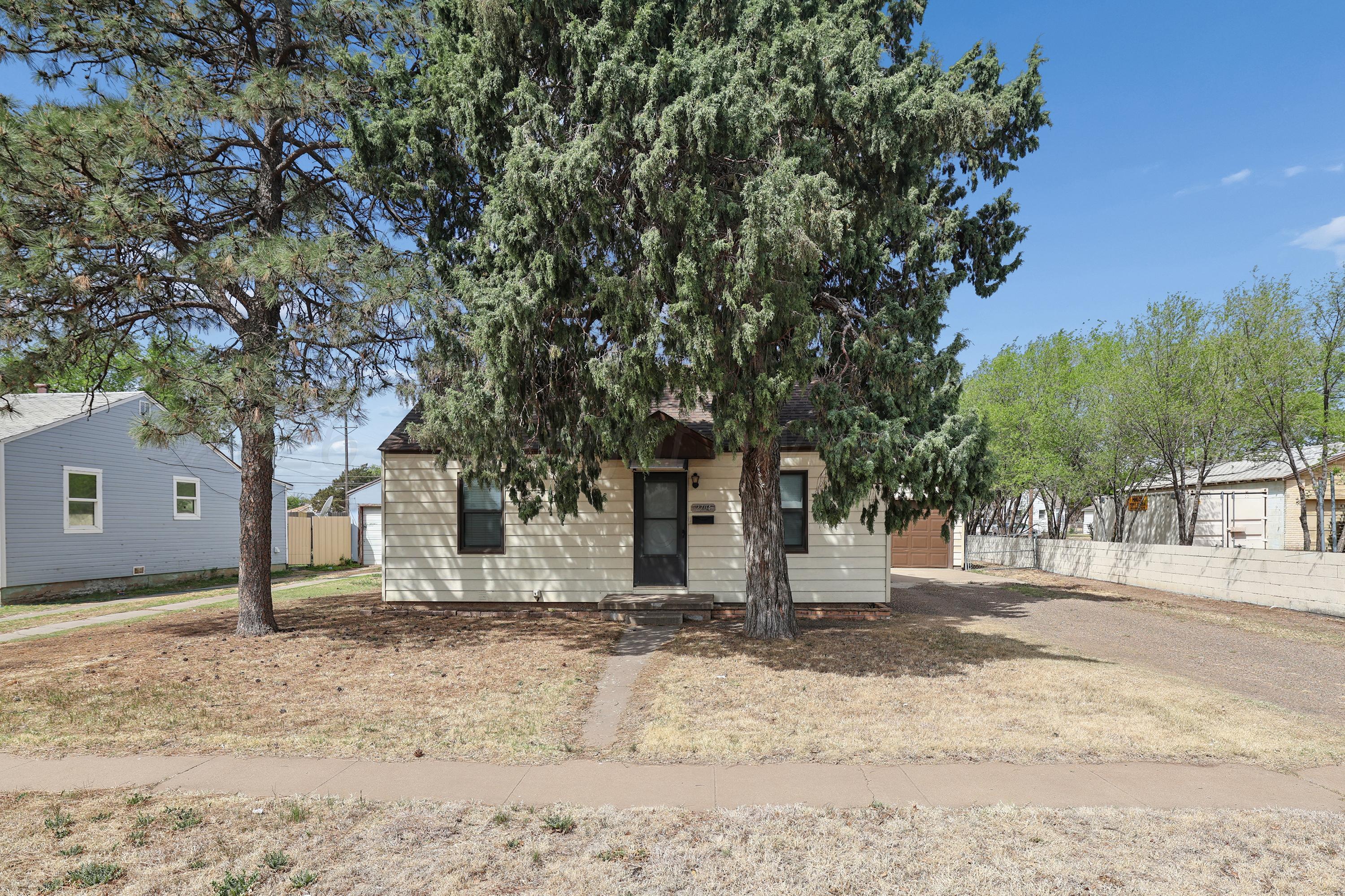2704 CANYON Drive Property Photo 1