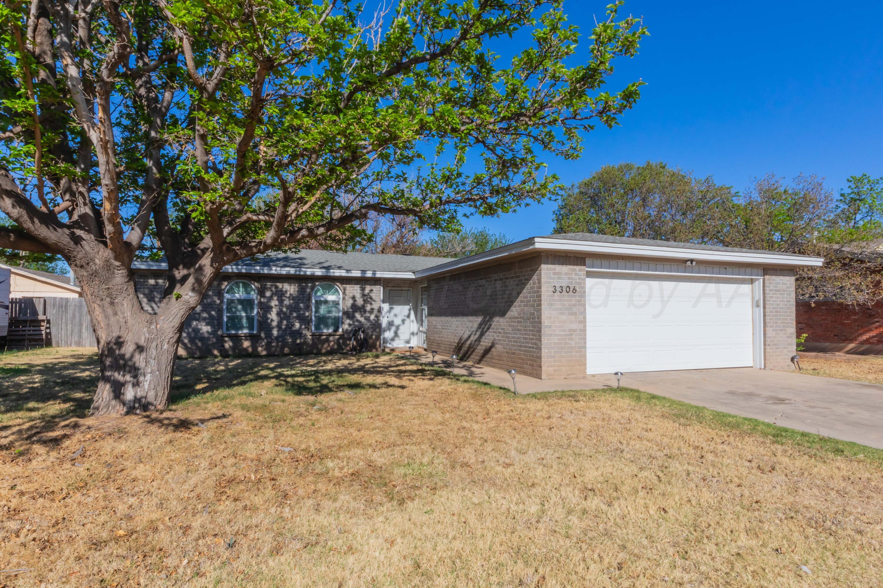 3306 Teckla Boulevard Property Photo 3