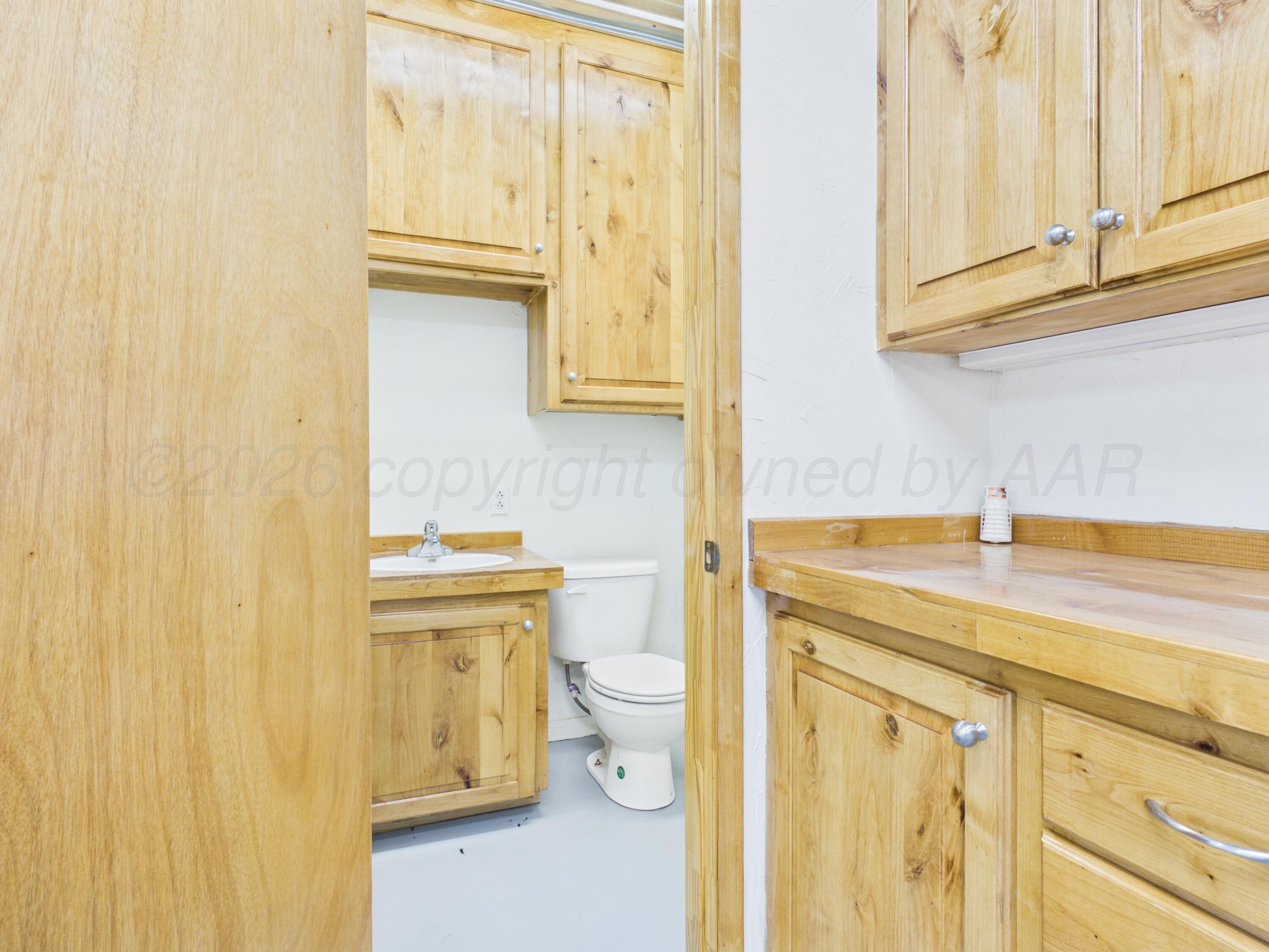 700, 702 E Oklahoma Property Photo 7