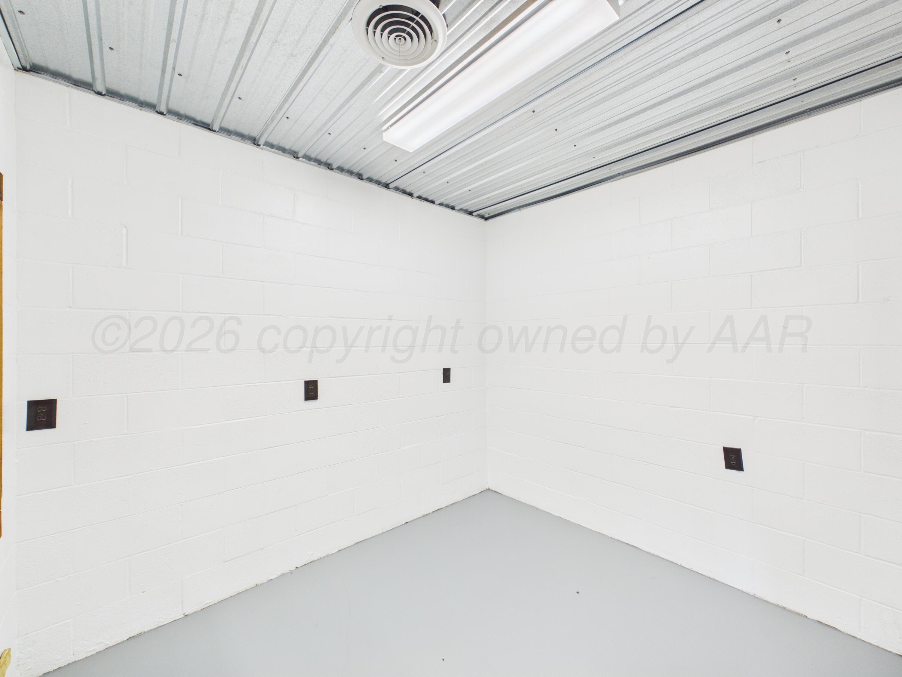 700, 702 E Oklahoma Property Photo 10