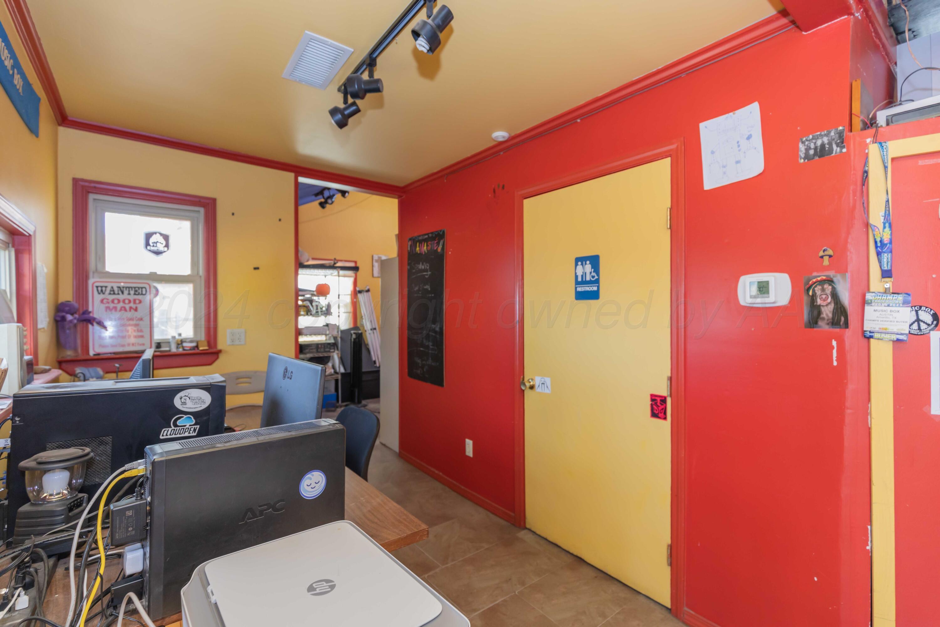 907 S Madison Street Property Photo 10