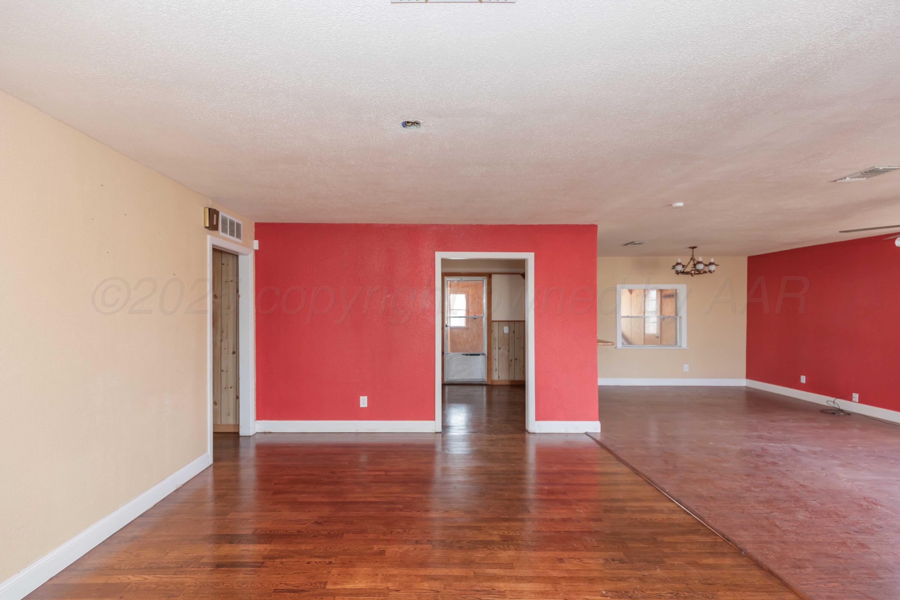 925 W Colorado Avenue Property Photo 7
