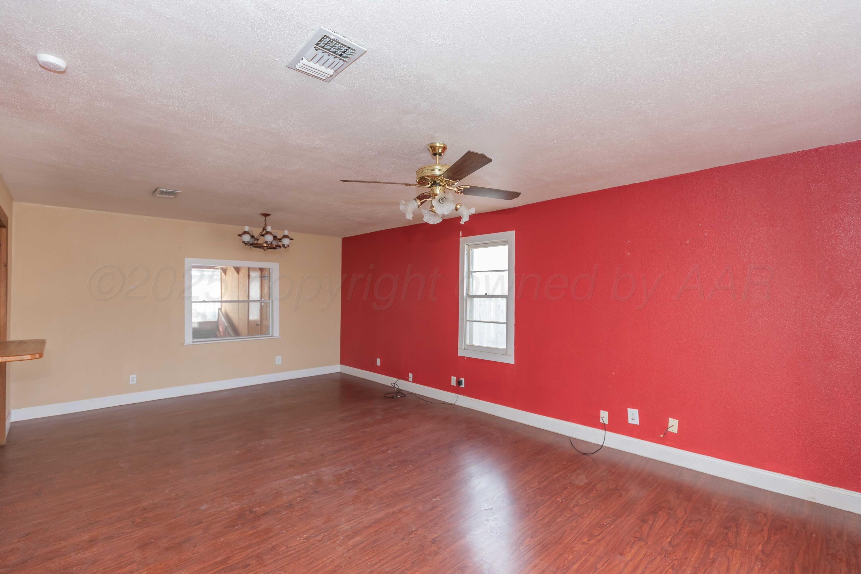 925 W Colorado Avenue Property Photo 13