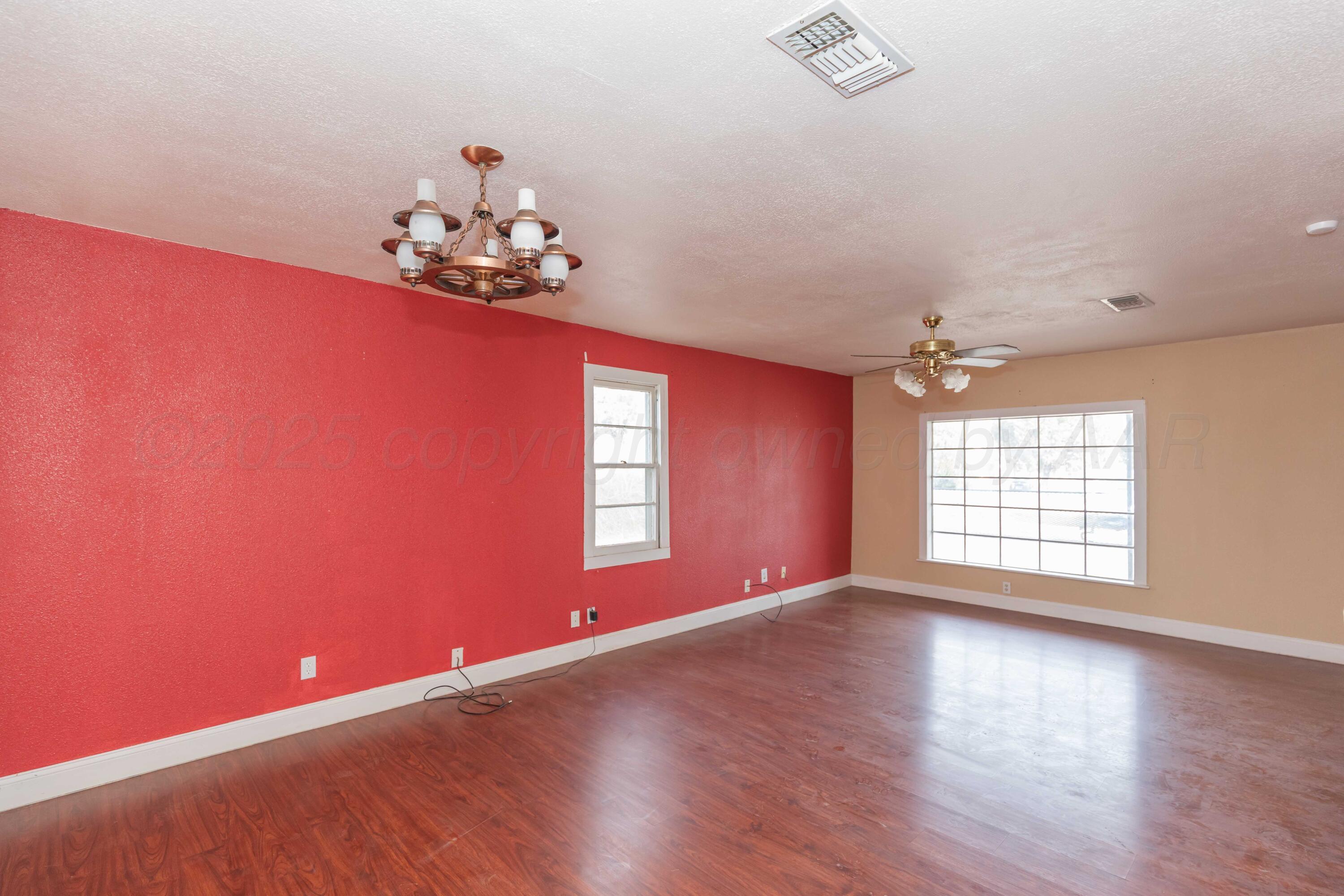 925 W Colorado Avenue Property Photo 15