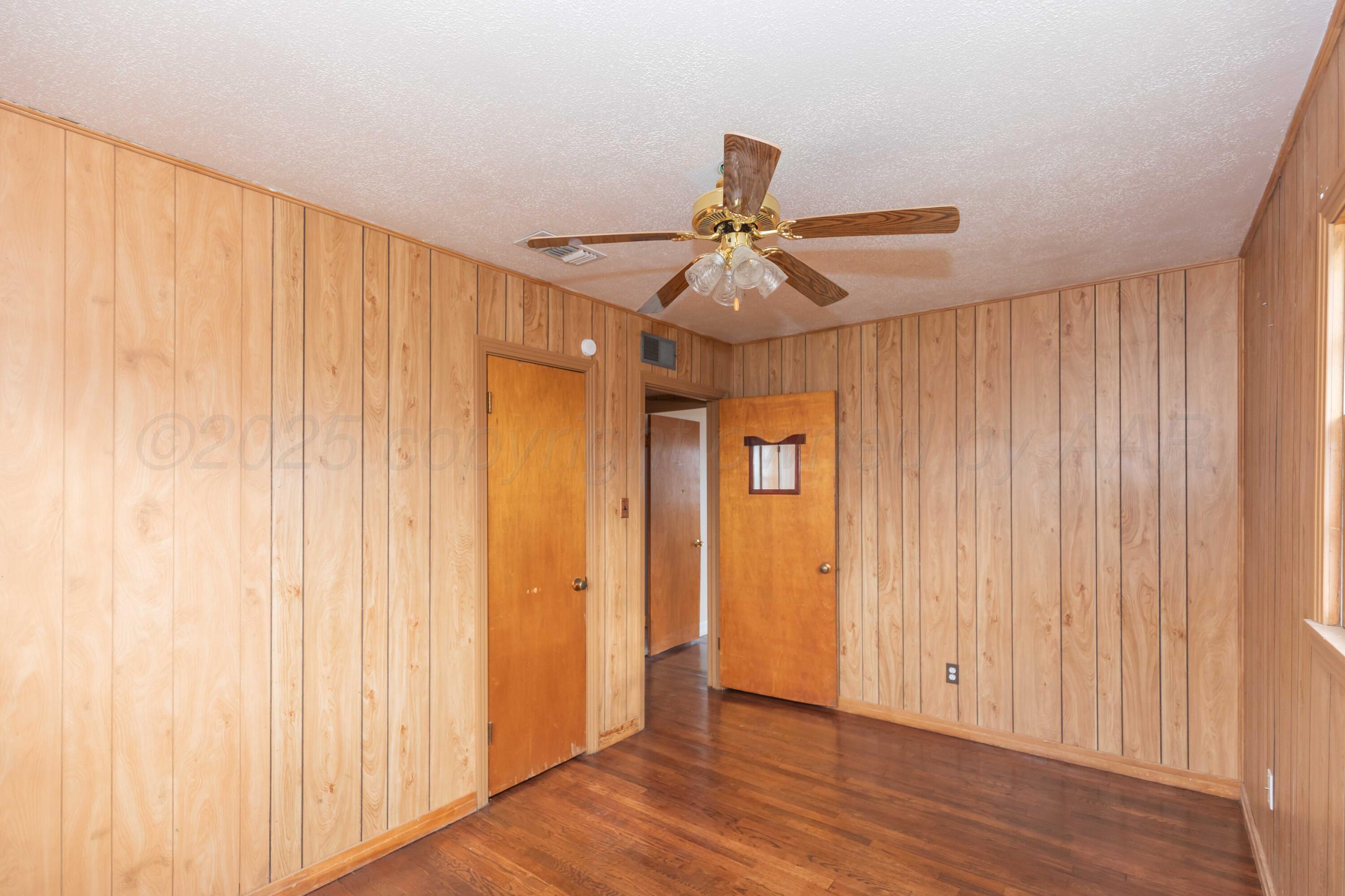 925 W Colorado Avenue Property Photo 18