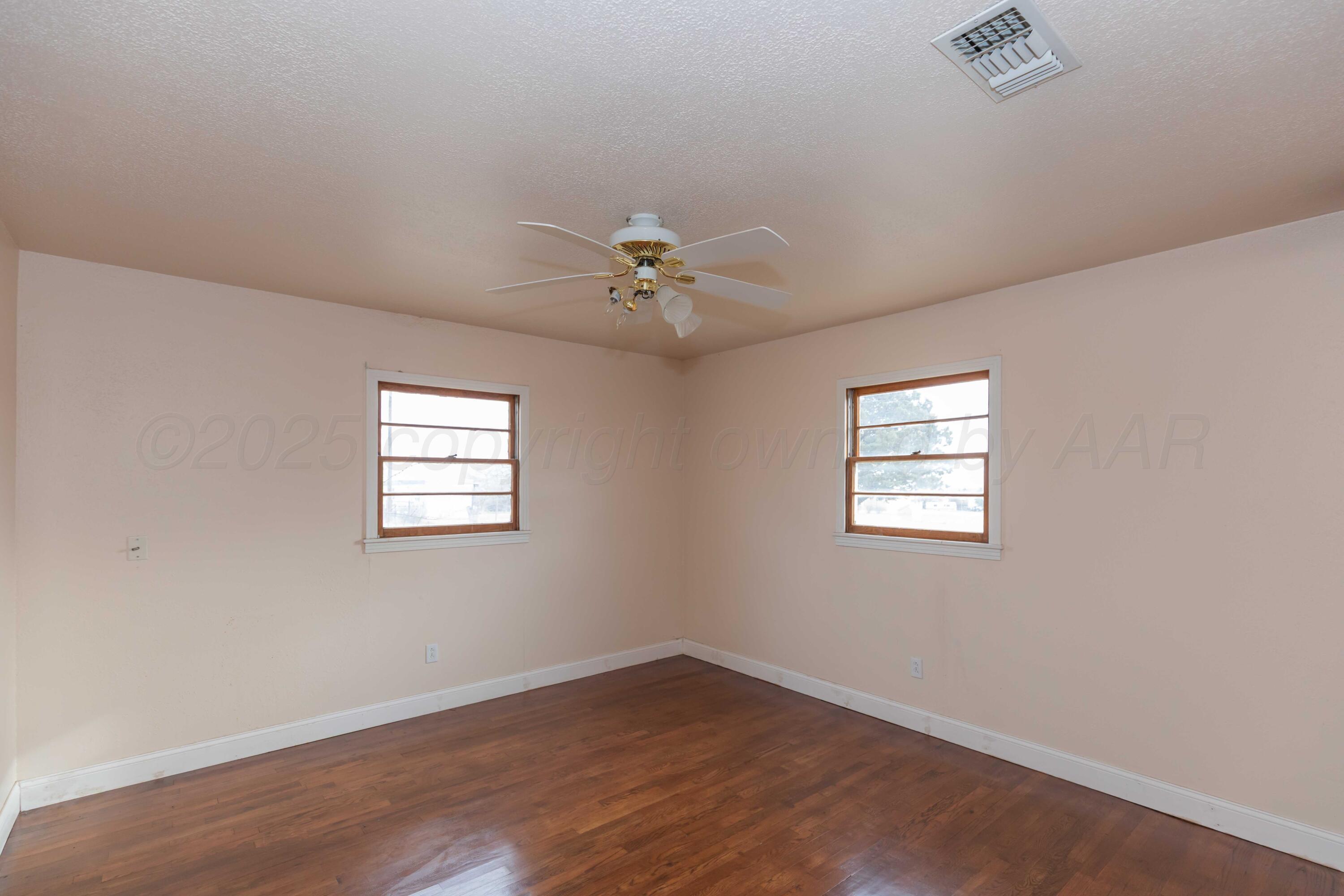 925 W Colorado Avenue Property Photo 20