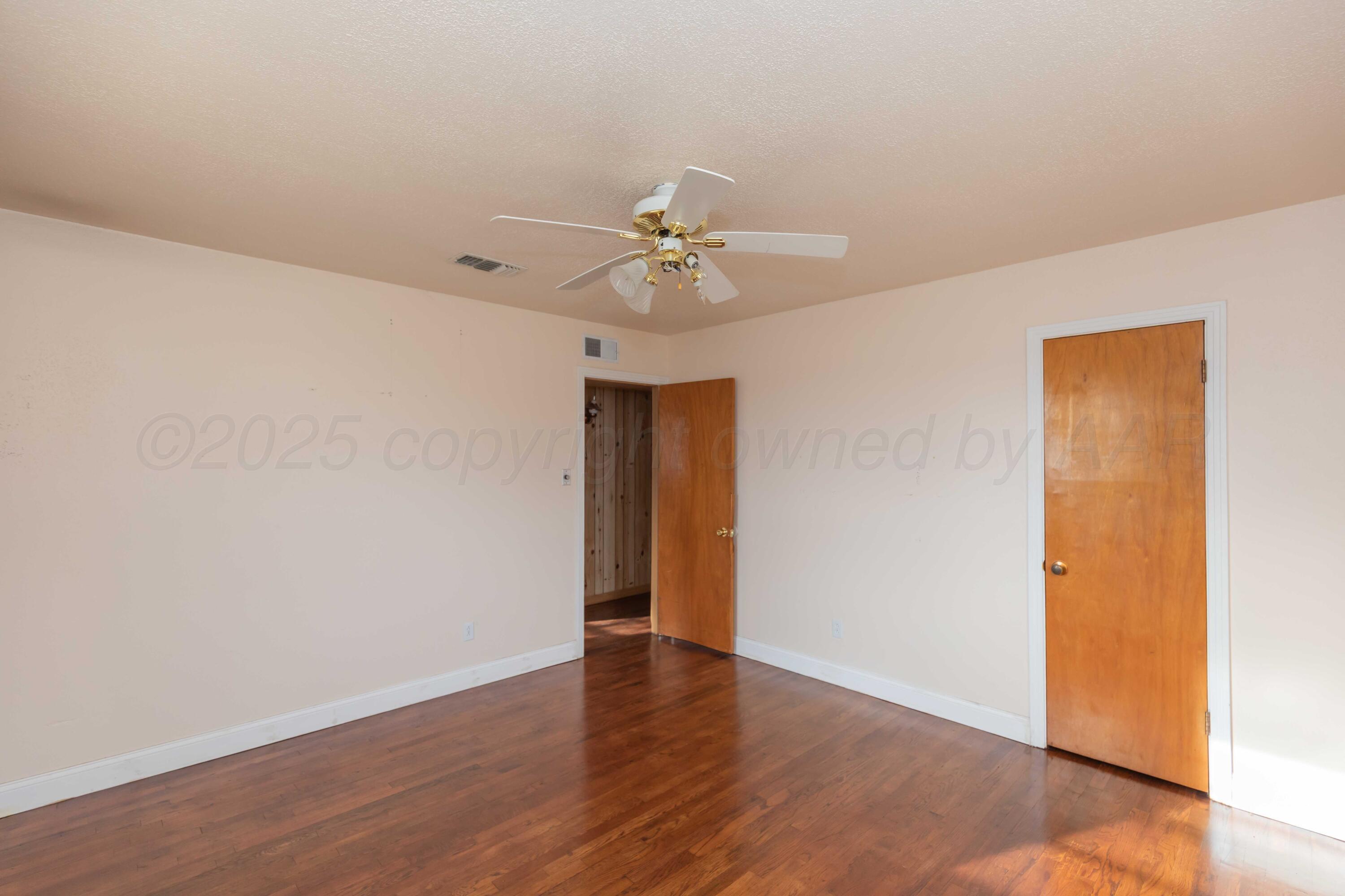 925 W Colorado Avenue Property Photo 22