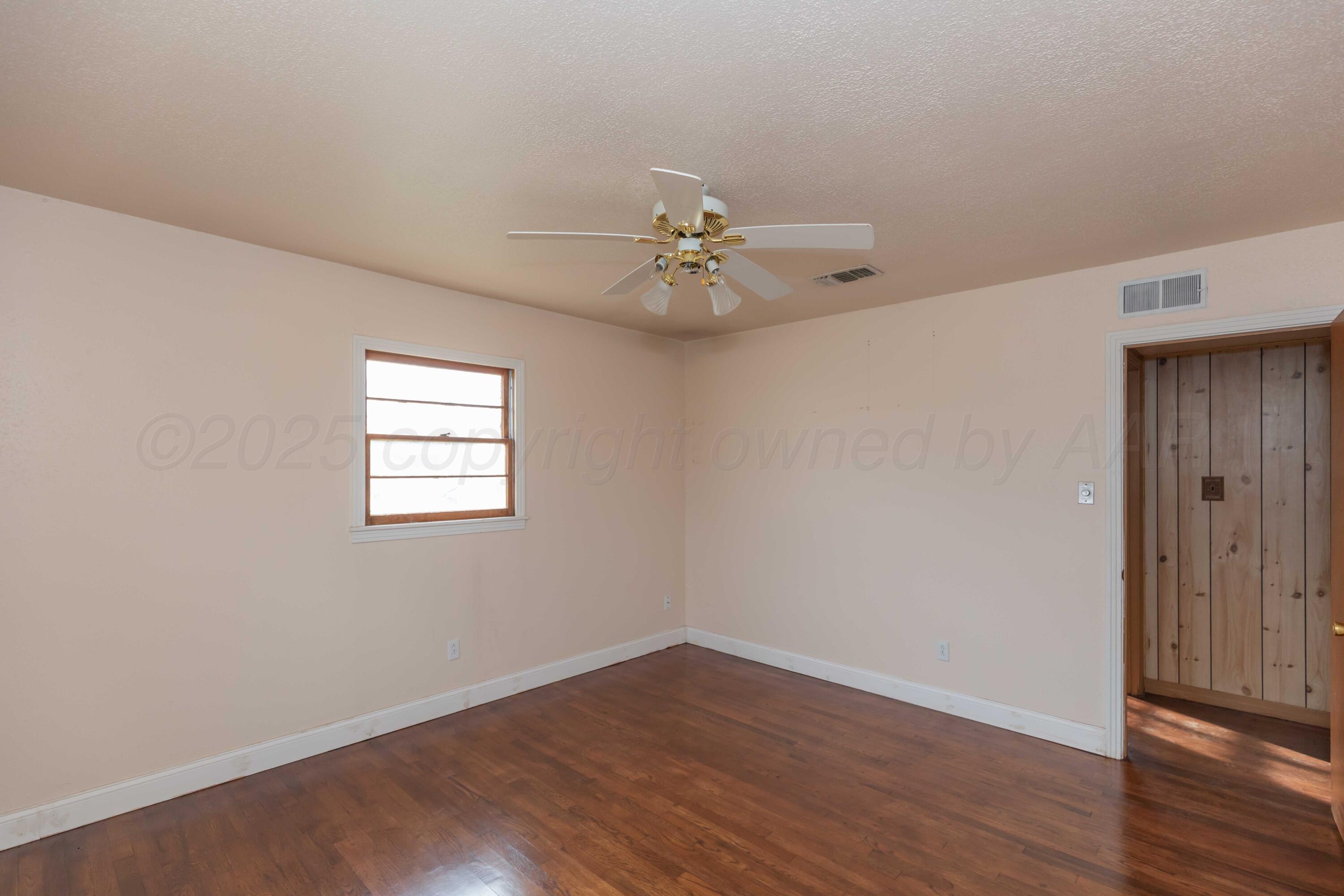 925 W Colorado Avenue Property Photo 23
