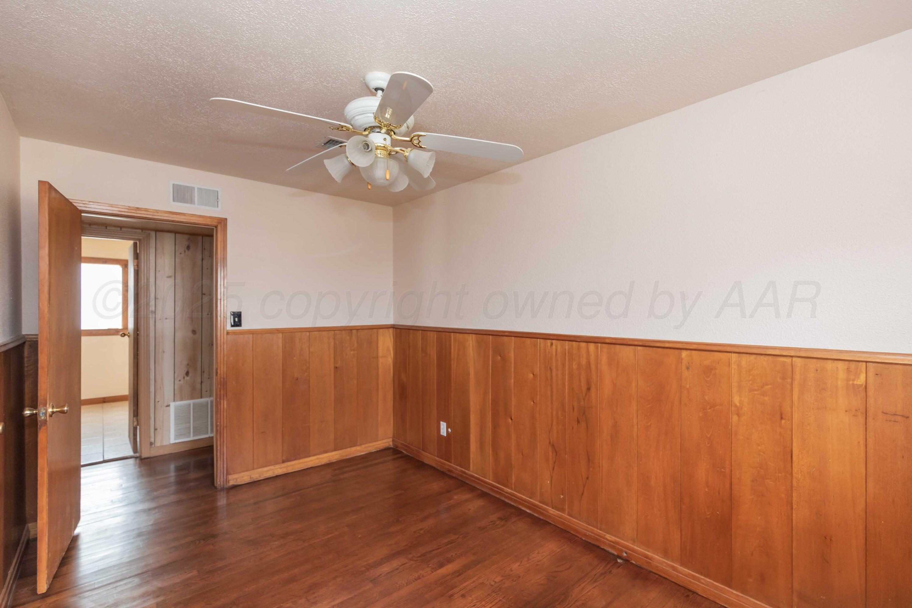 925 W Colorado Avenue Property Photo 24