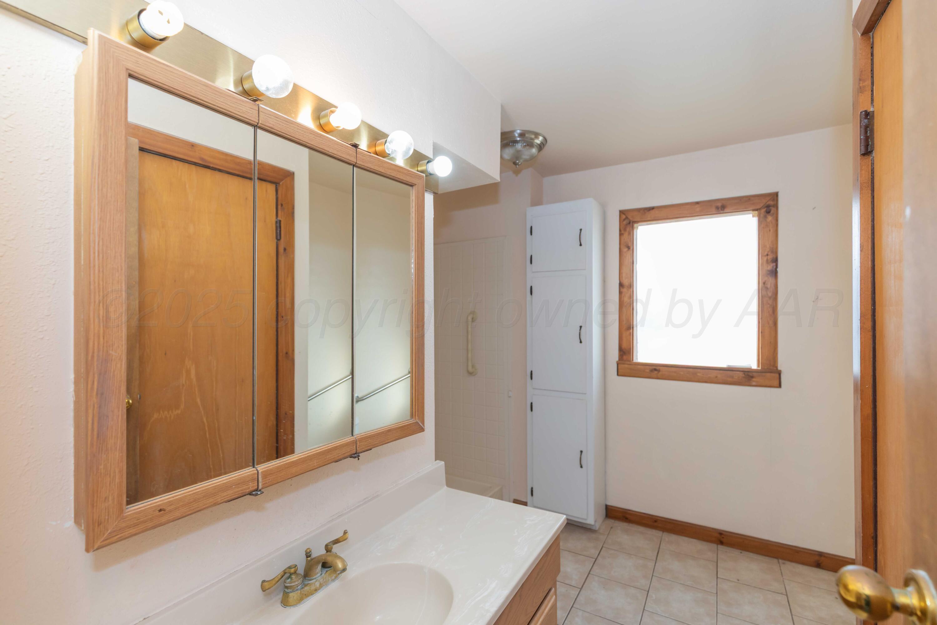 925 W Colorado Avenue Property Photo 28