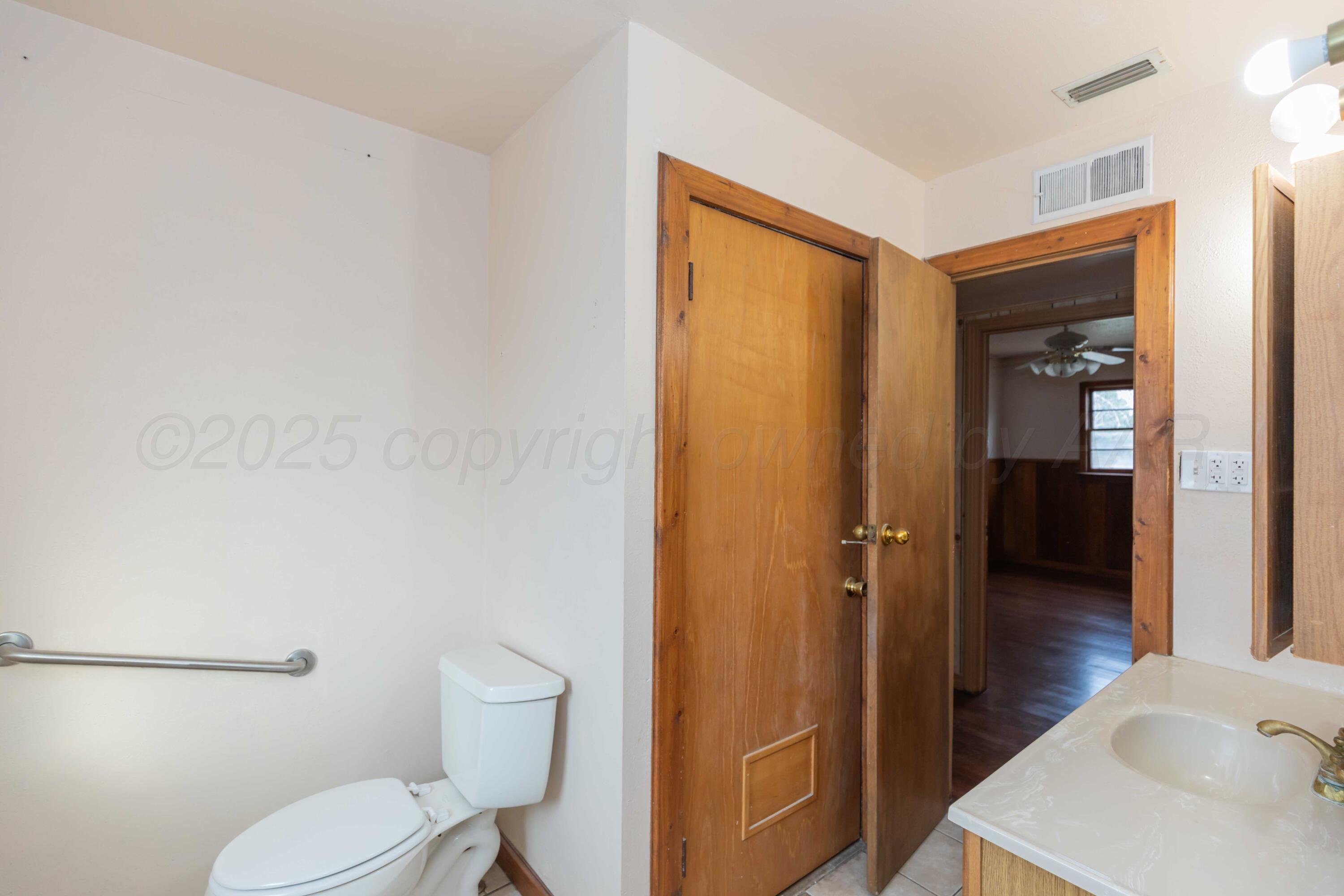 925 W Colorado Avenue Property Photo 30