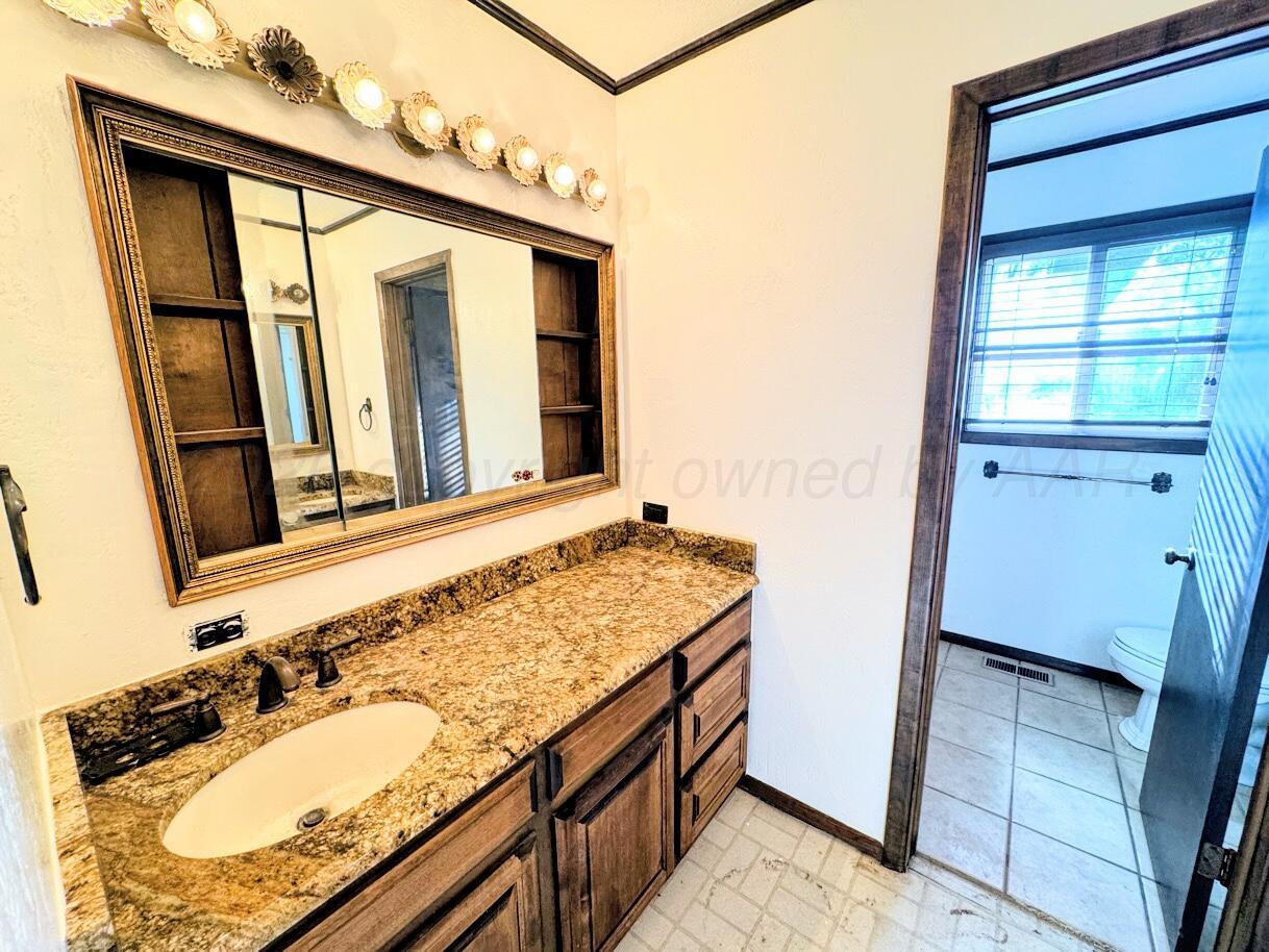 714 S Harvard Street Property Photo 8