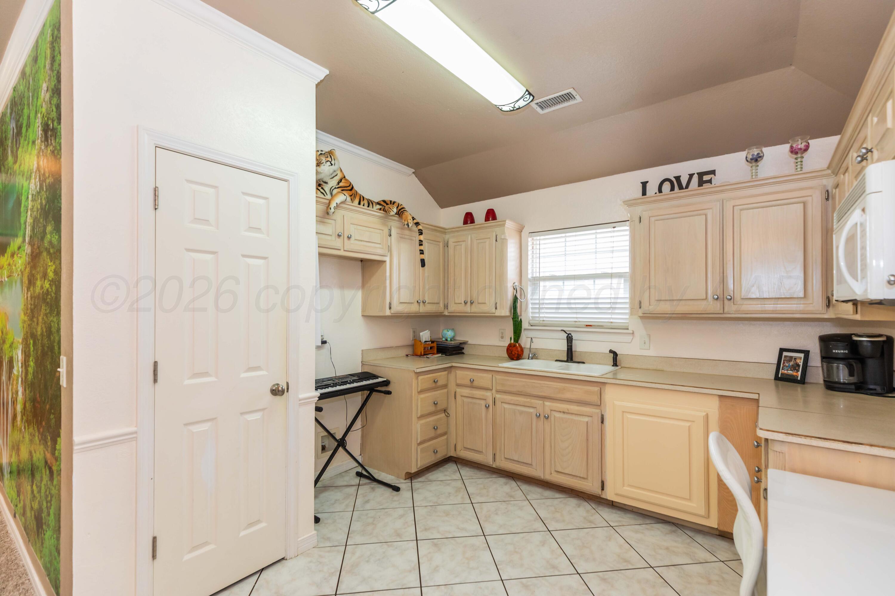 3618 S Aldredge Street Property Photo 27