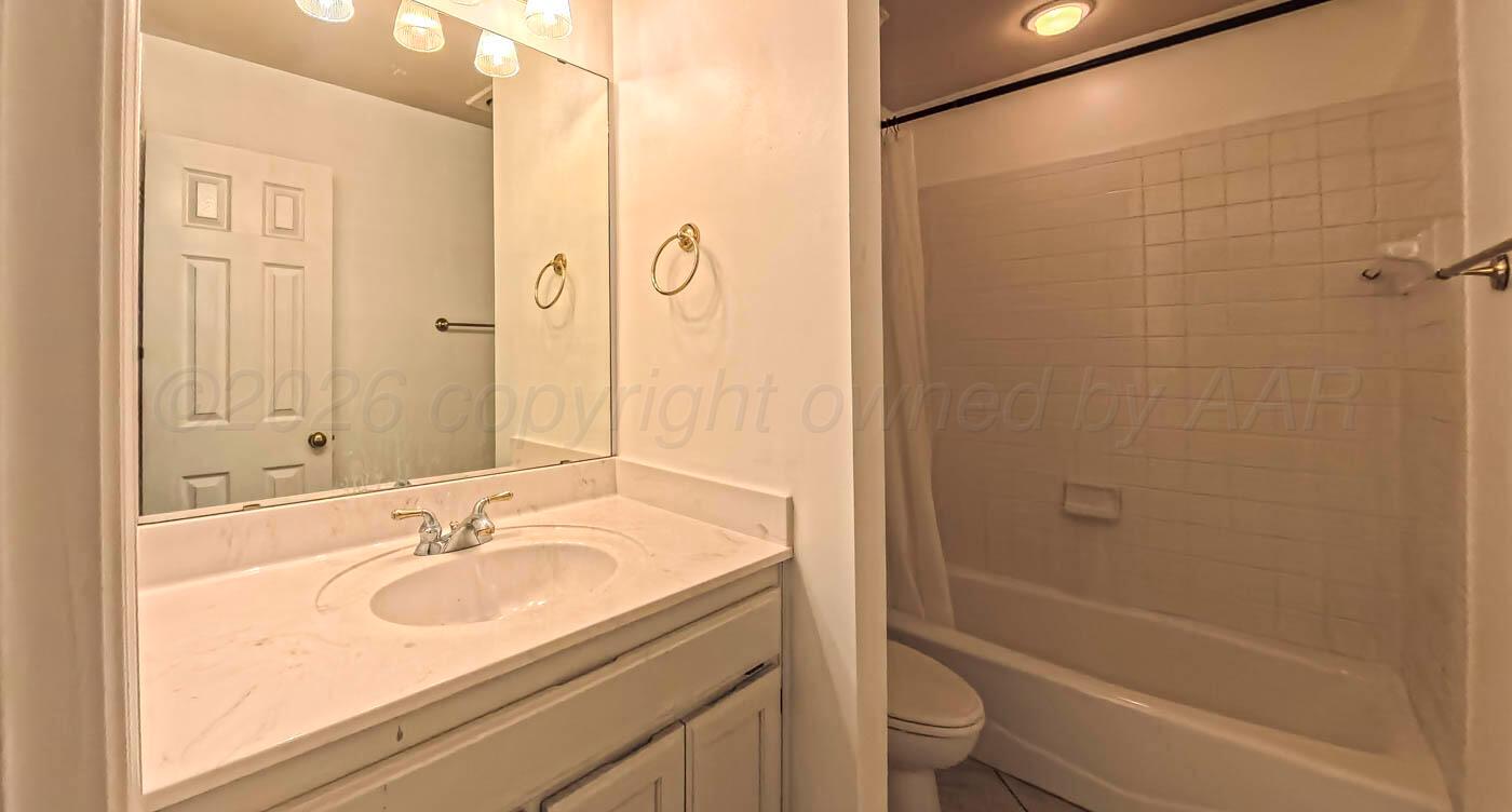 5801 S Bowie Street Property Photo 12