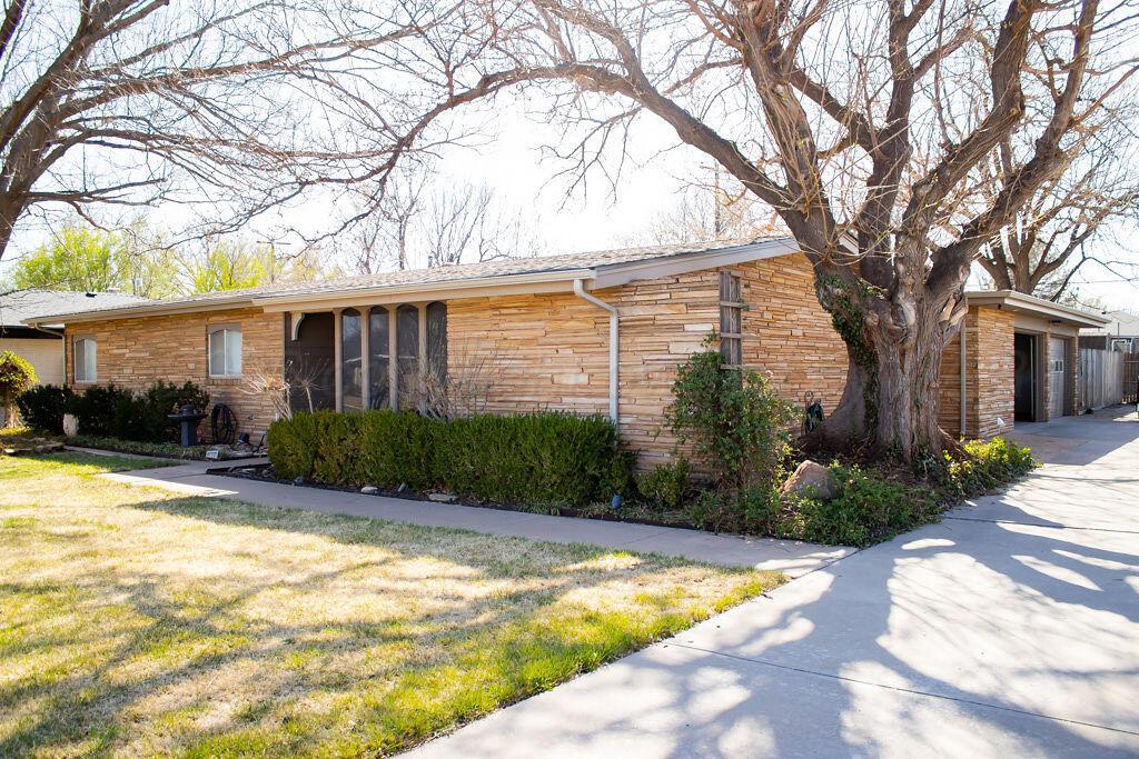2229 N Charles Street Property Photo 3