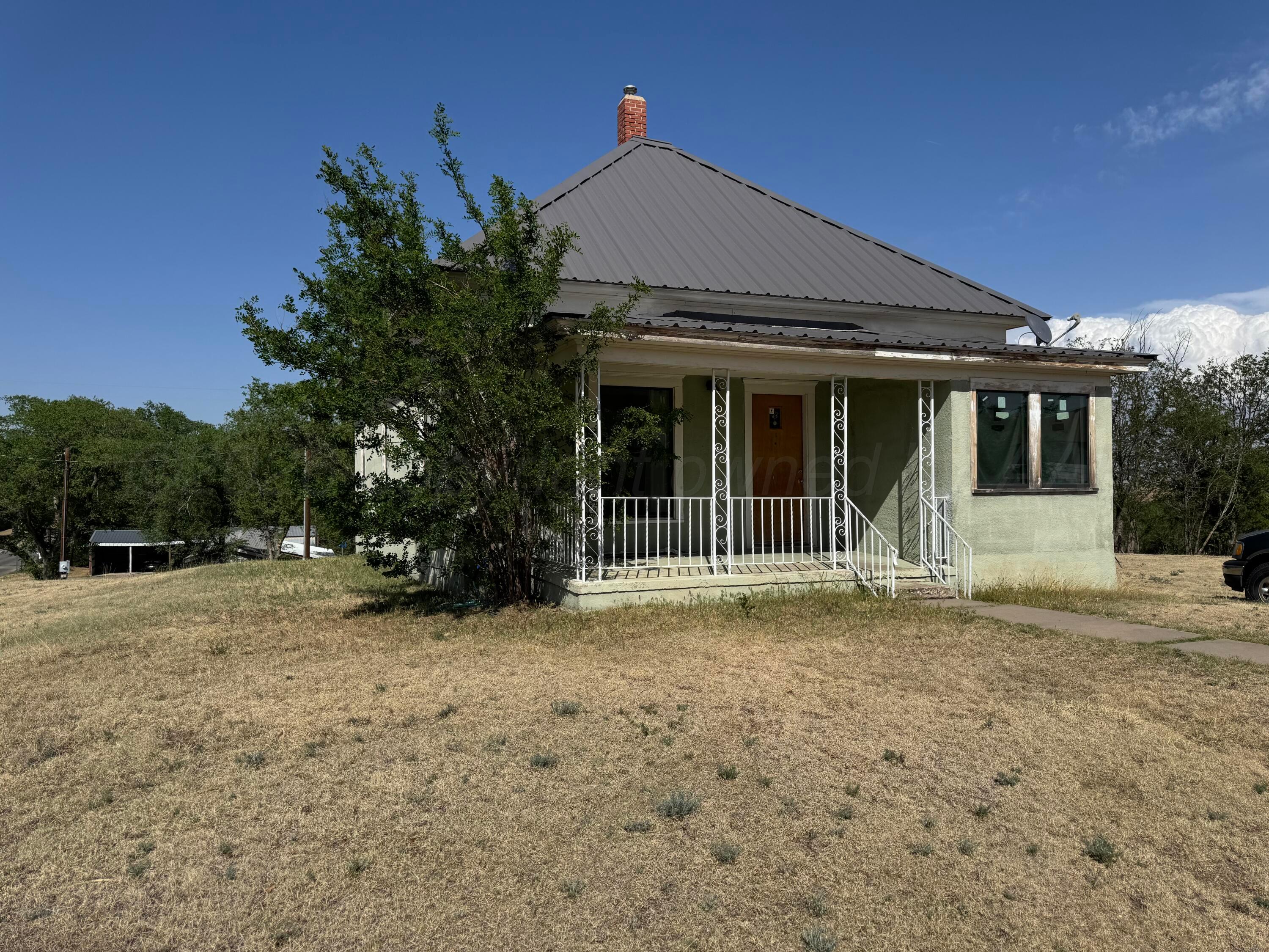 907 E Elsie Avenue Property Photo 1