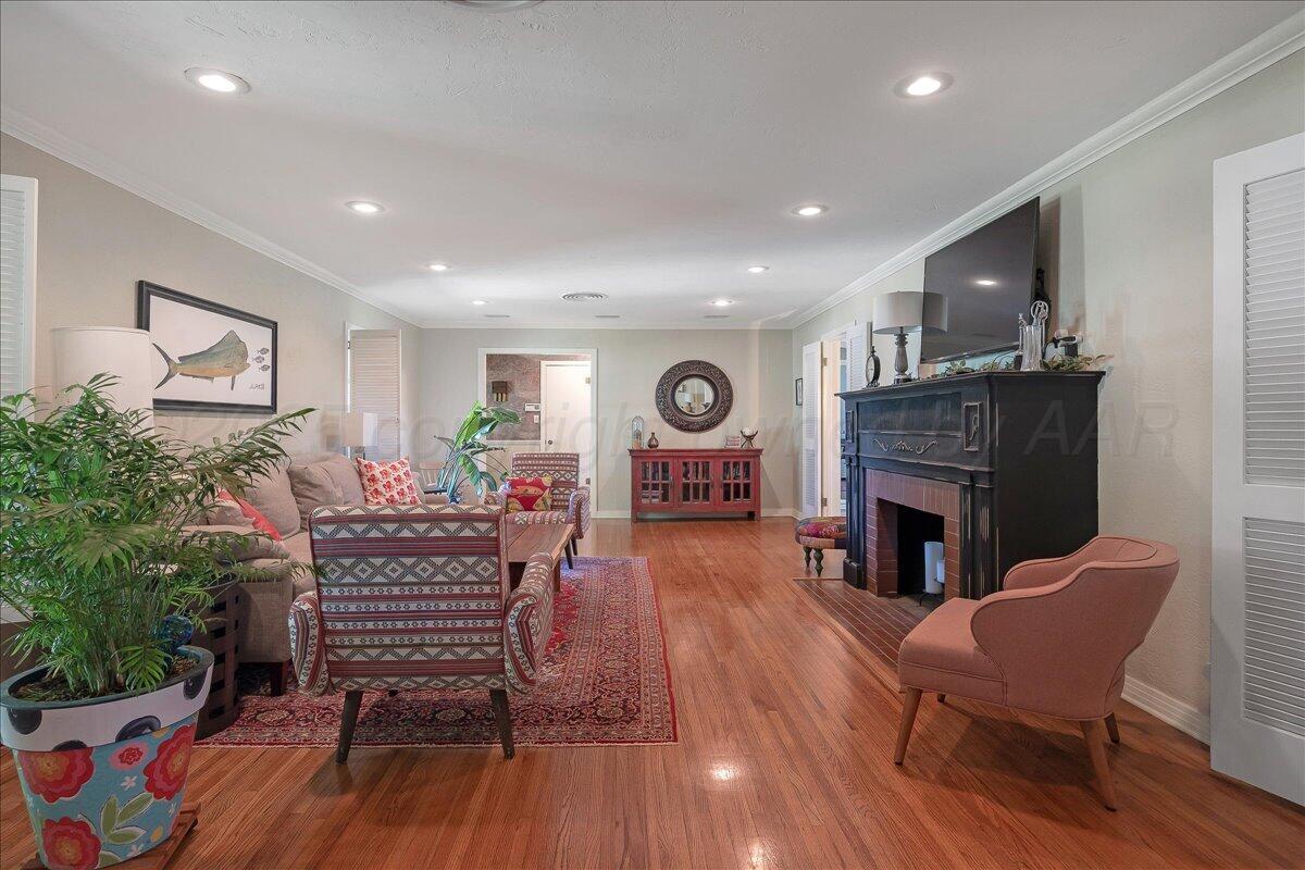 100 S Avondale Street Property Photo 3