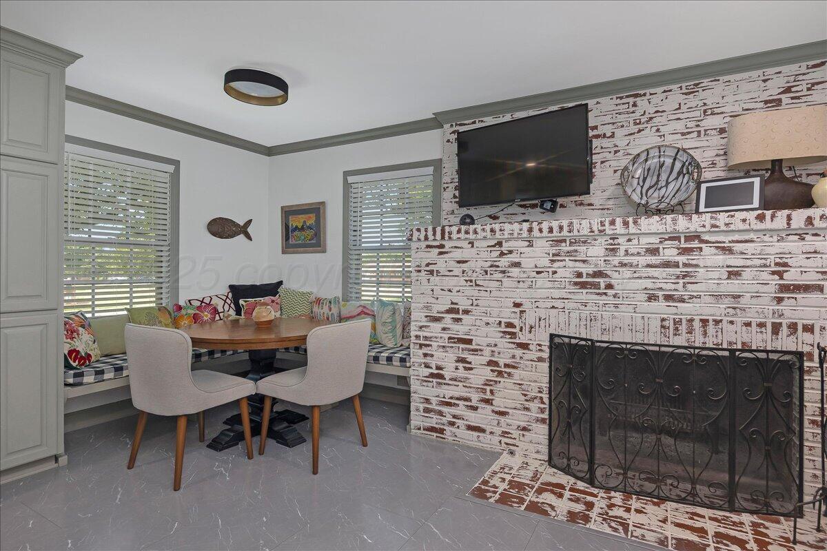 100 S Avondale Street Property Photo 6