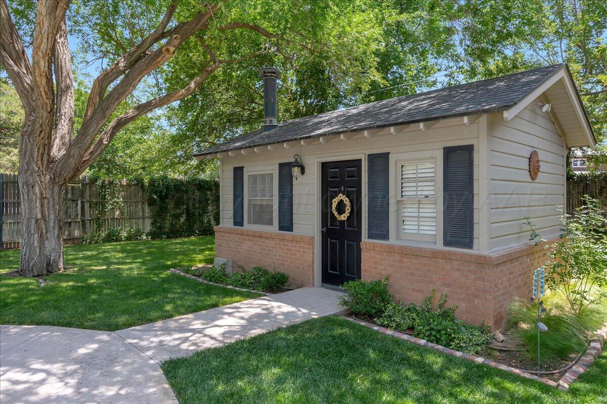 100 S Avondale Street Property Photo 10