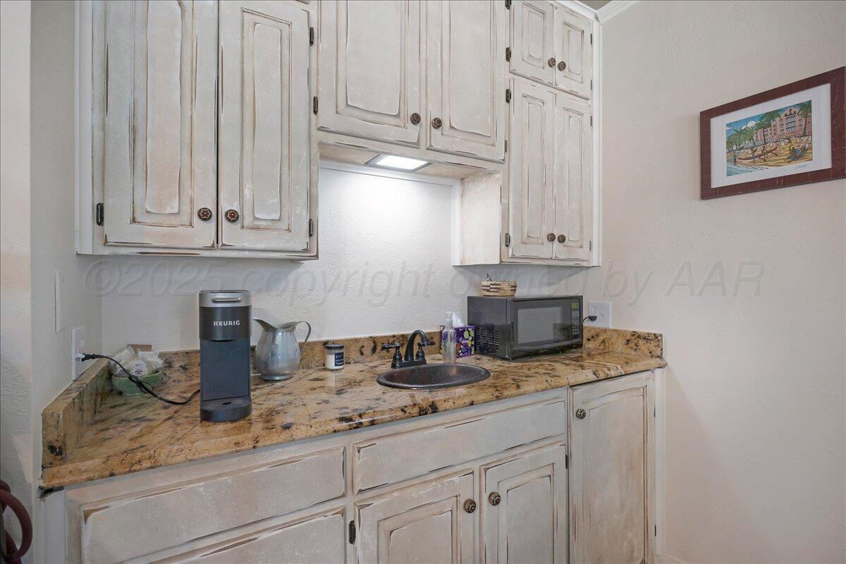 100 S Avondale Street Property Photo 30