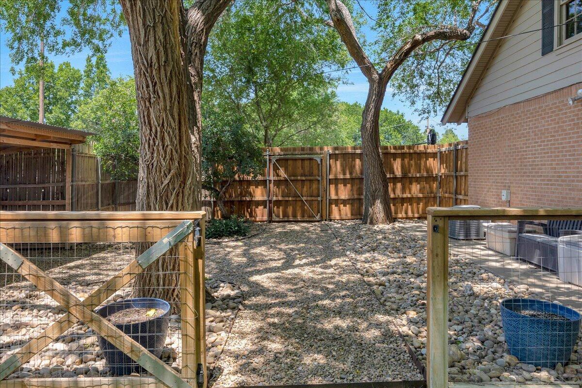 100 S Avondale Street Property Photo 54